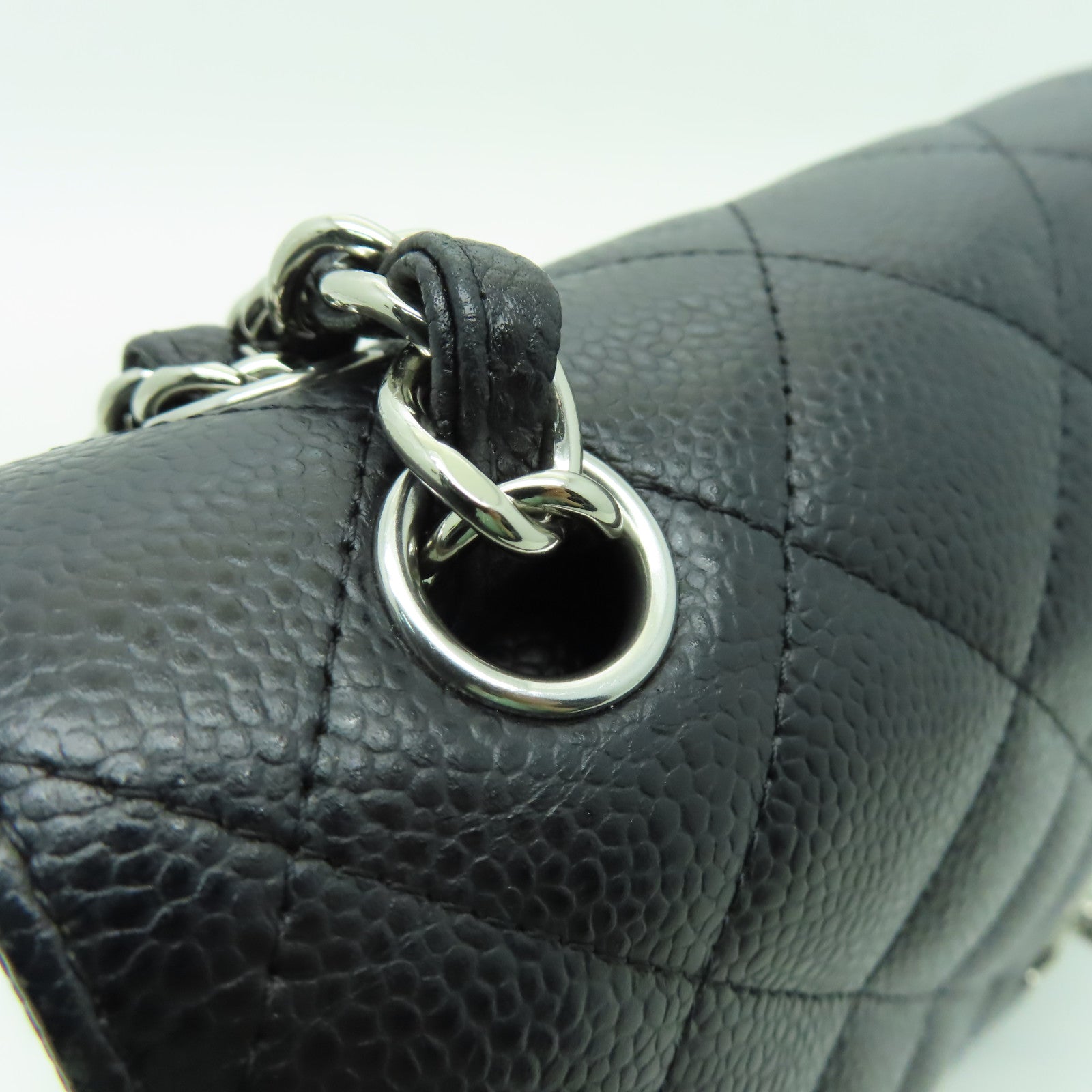 CHANEL 菱格Caviar皮革Classic 30銀扣鏈帶肩背袋黒色