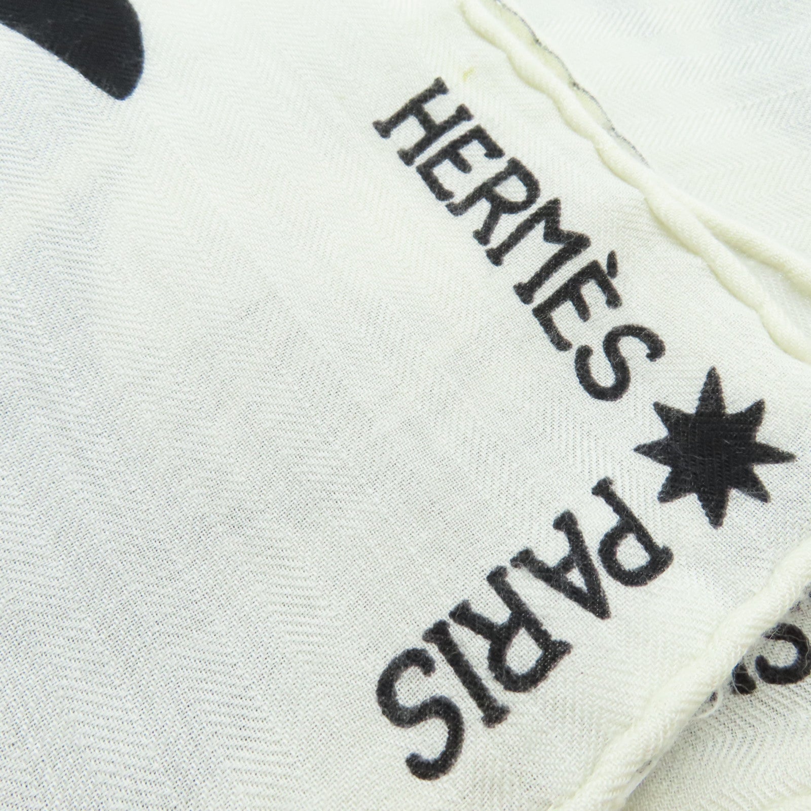HERMES 【激減優惠】羊絨/絲質Scarf圍巾白色/深藍色