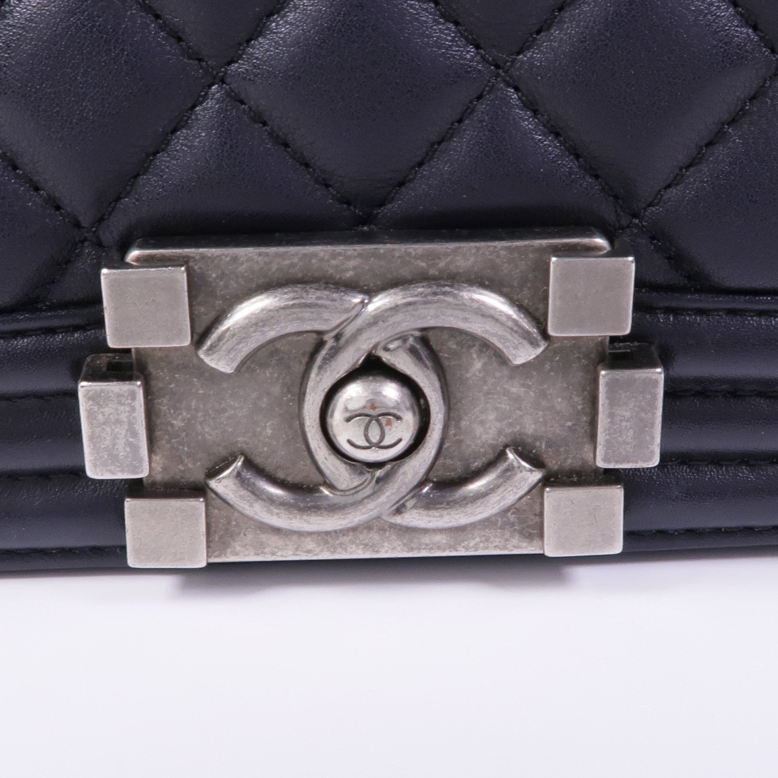 CHANEL 羊皮皮革Boy 25銀扣鏈帶肩背袋