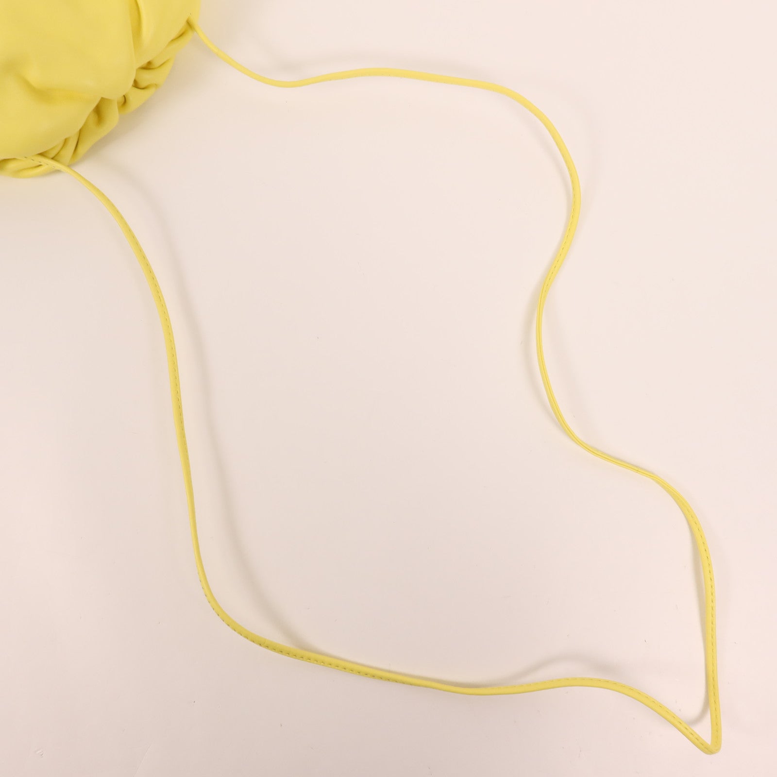 BOTTEGA VENETA 羊皮皮革Pouch Shoulder肩背袋