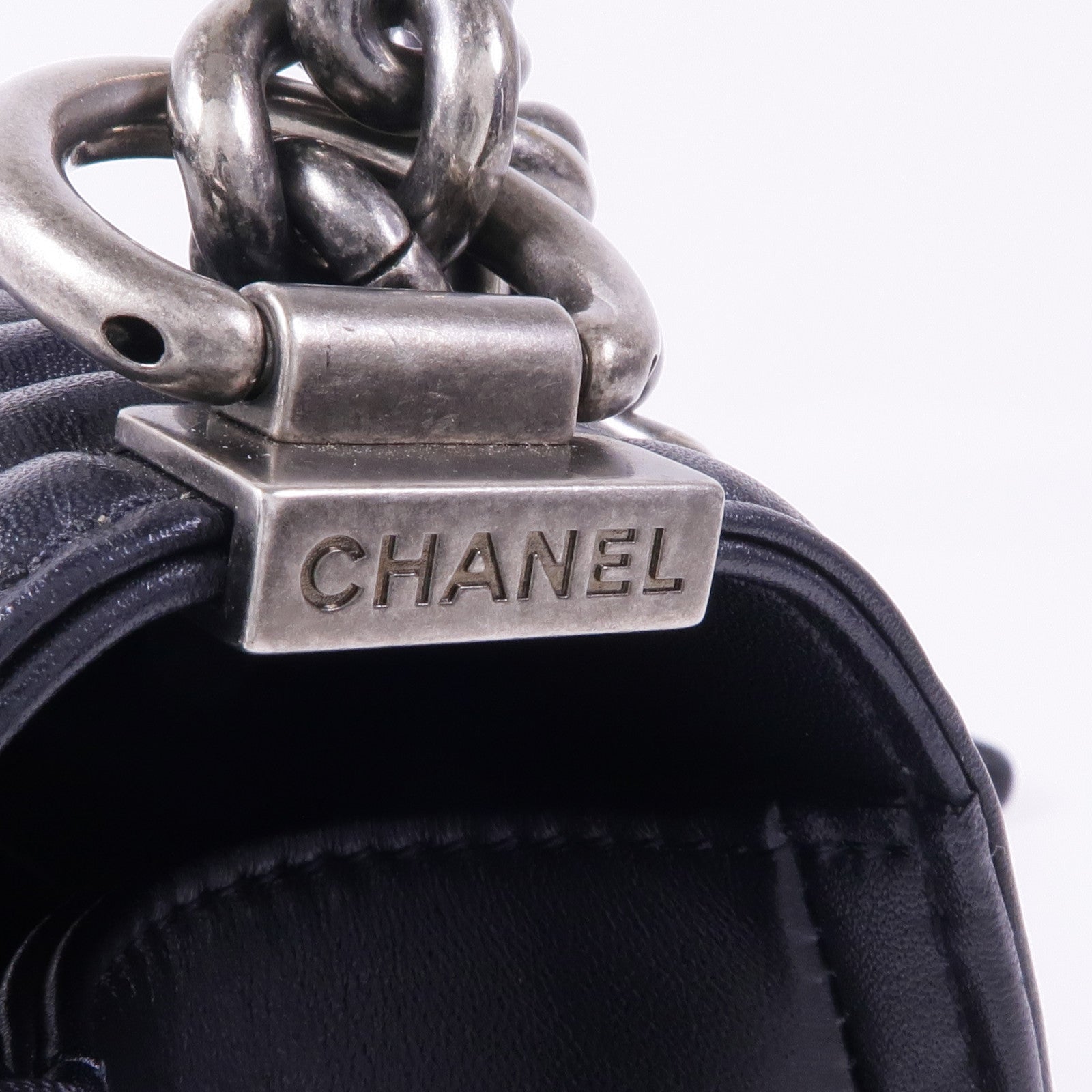 CHANEL 羊皮皮革Boy 25銀扣鏈帶肩背袋