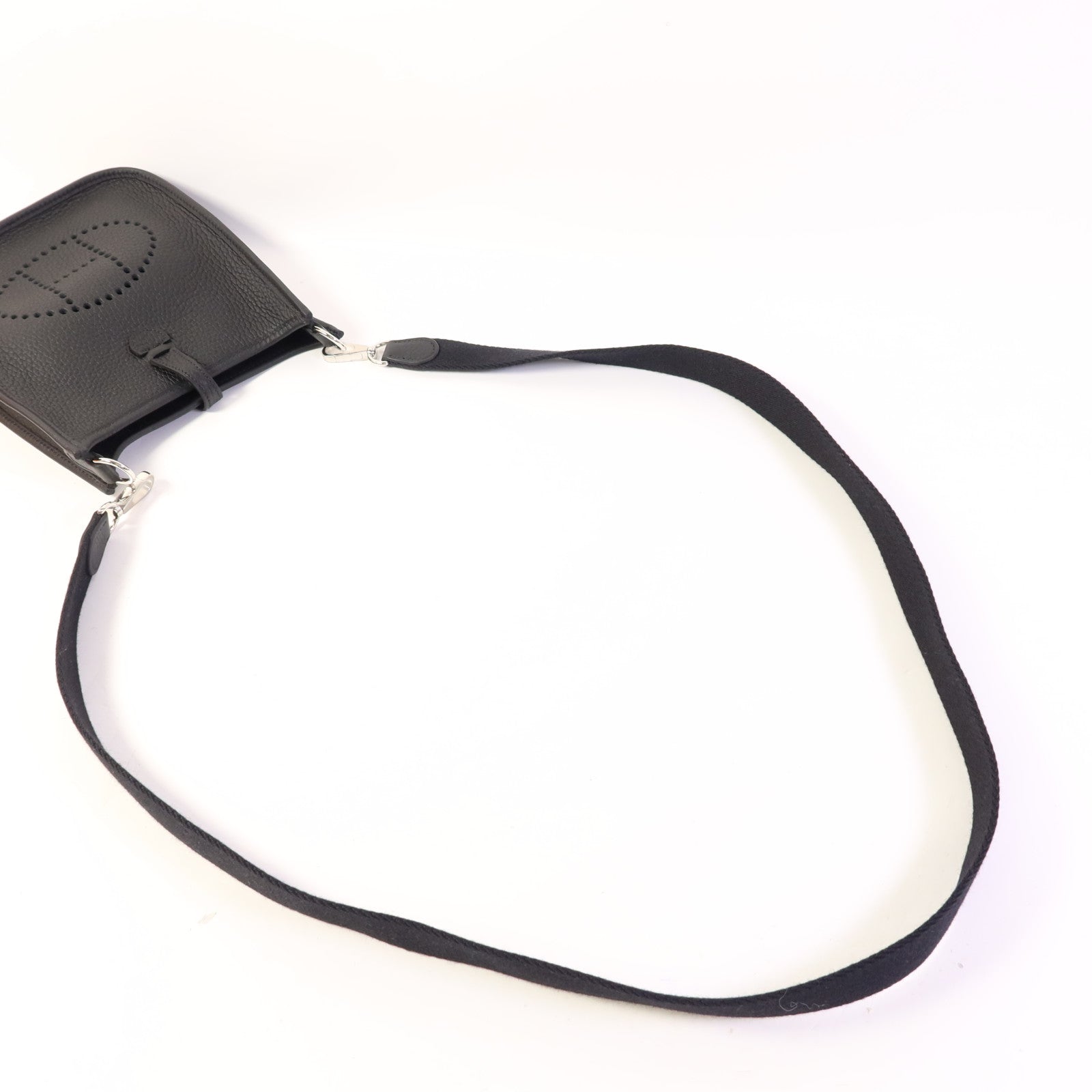 HERMES Clemence皮革Evelyne TPM銀扣肩背袋Noir