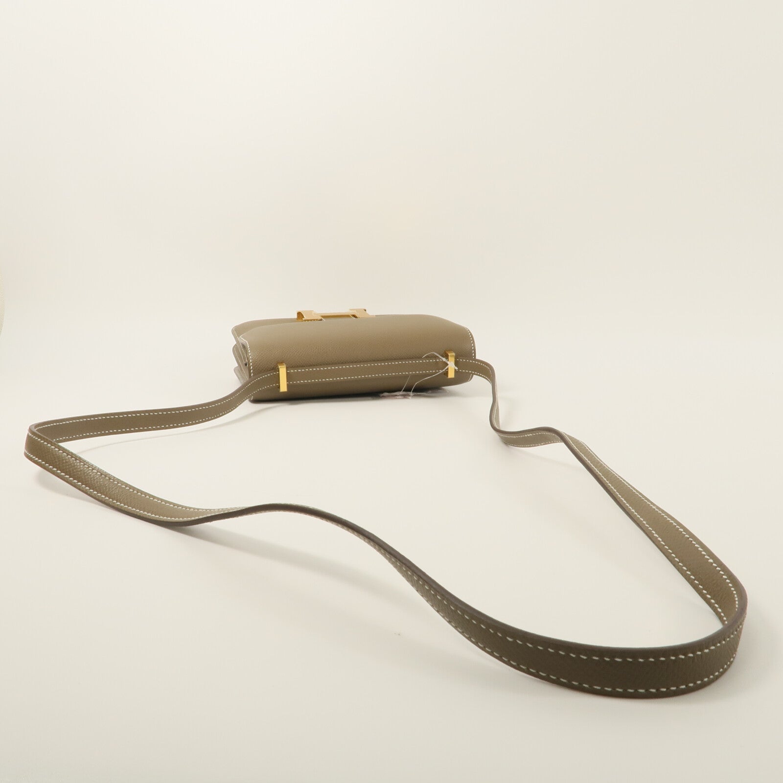 HERMES Epsom皮革Constance Mini肩背袋Etoupe