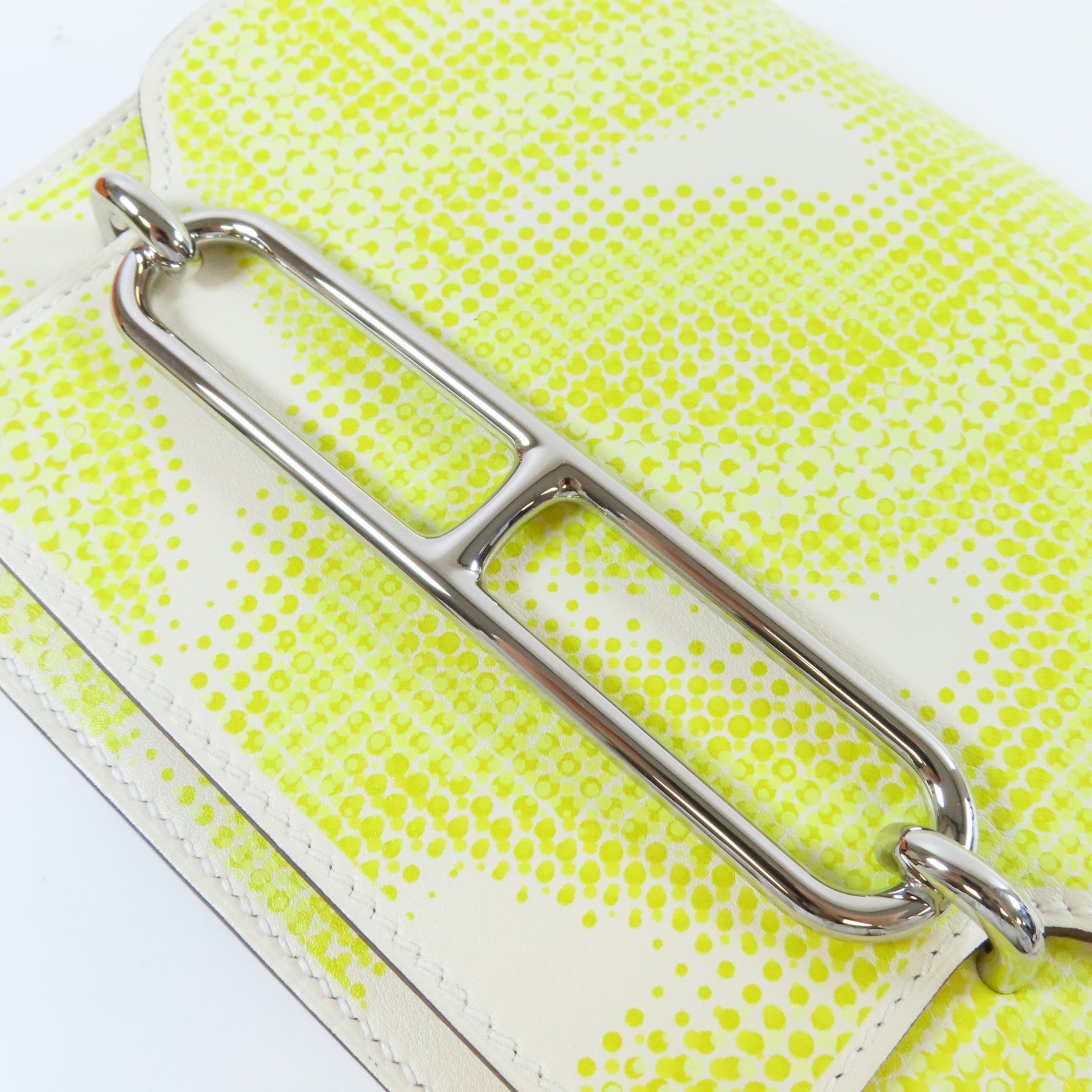 HERMES 【激減優惠】Swift皮革Mini Roulis Circuit銀扣肩背袋Nata奶油白色/Lime萊姆色