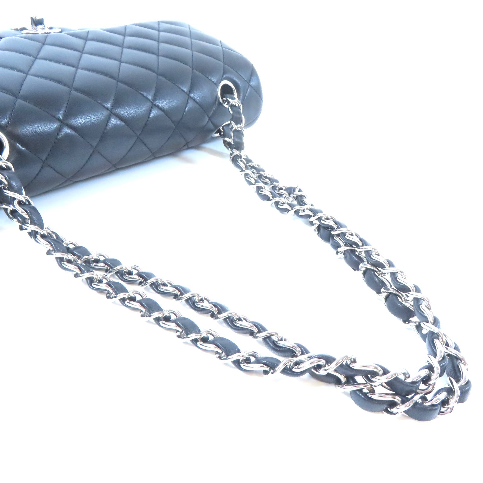 CHANEL 菱格羊皮皮革Classic Flap 25銀扣鏈帶肩背袋黑色