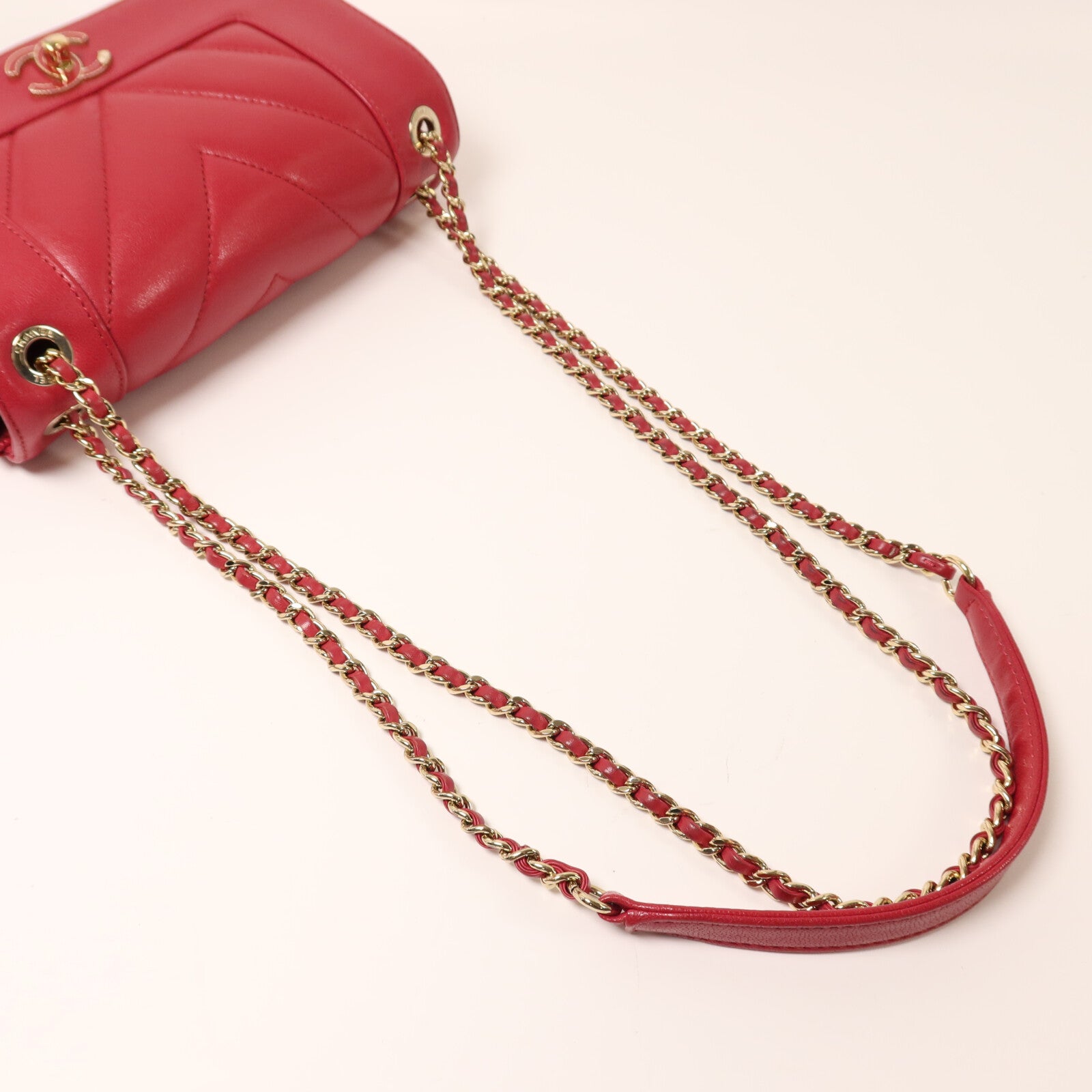 CHANEL 【激減優惠】牛皮皮革Chain Shoulder金扣鏈帶肩背袋
