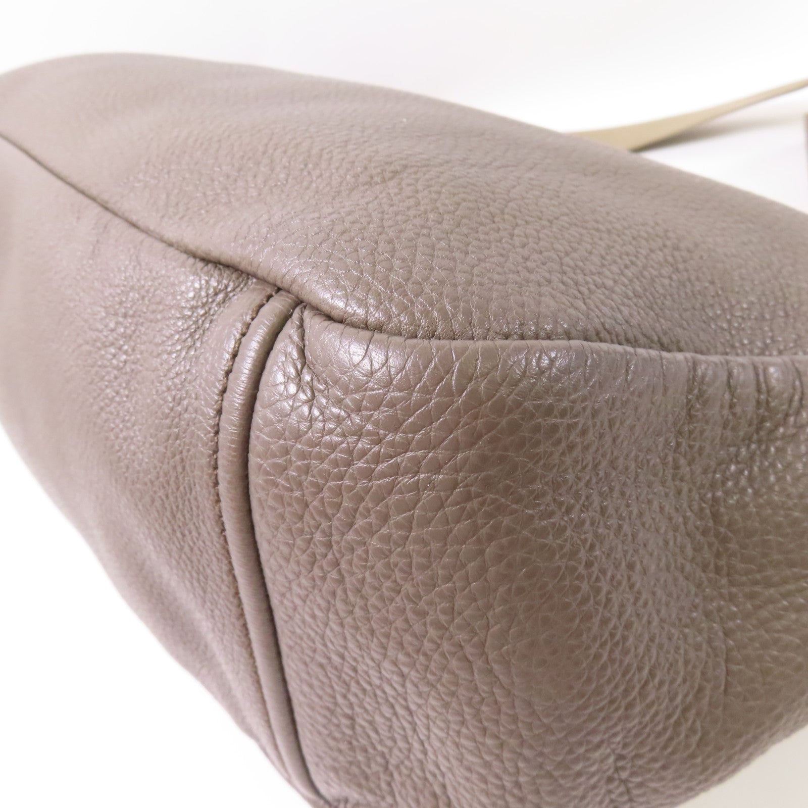 PRADA 牛皮皮革Shoulder Bag銀扣肩背袋