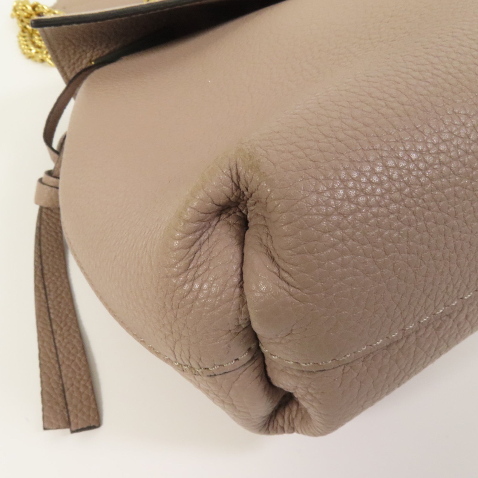 Valentino 牛皮皮革Vring金扣肩背袋