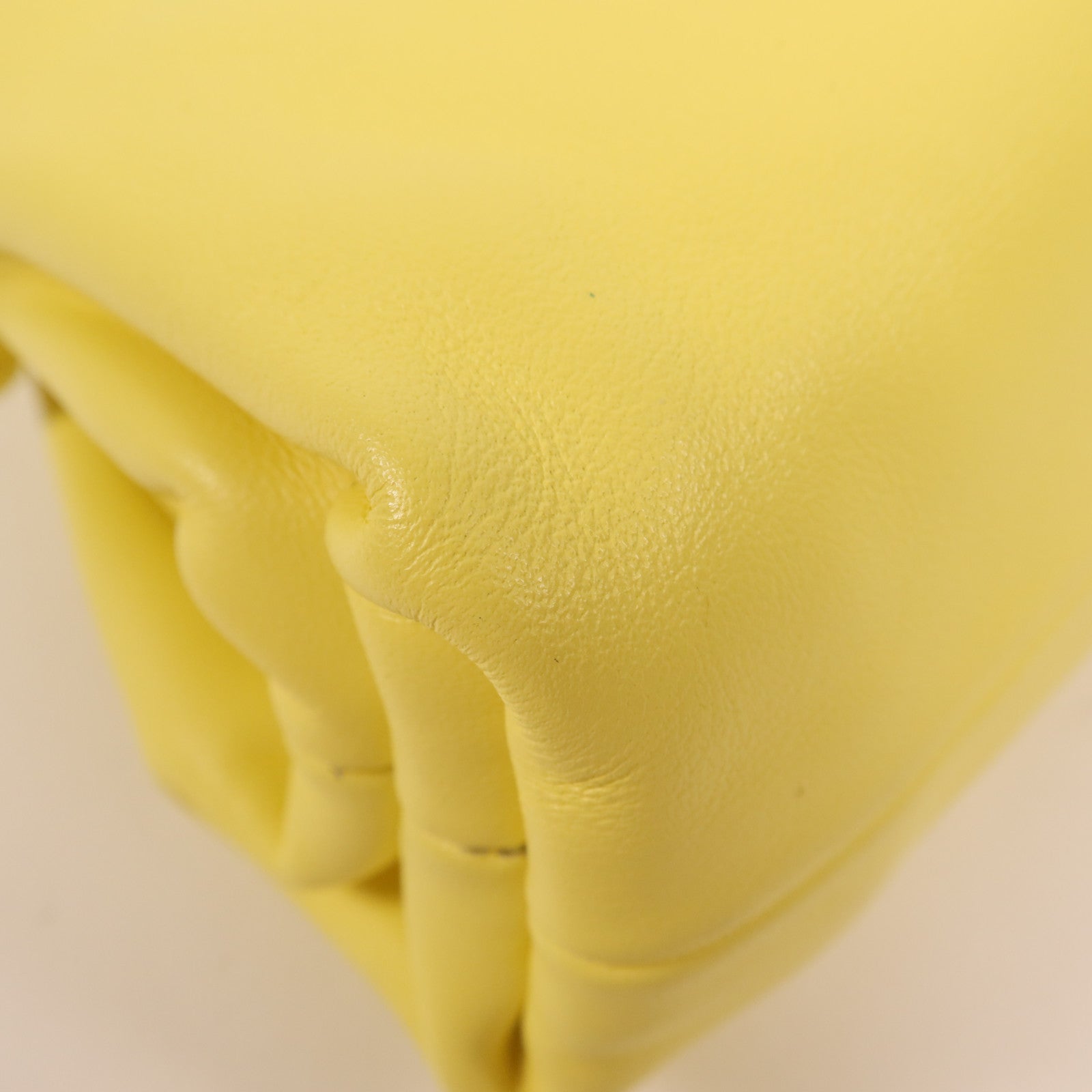 BOTTEGA VENETA 羊皮皮革Pouch Shoulder肩背袋