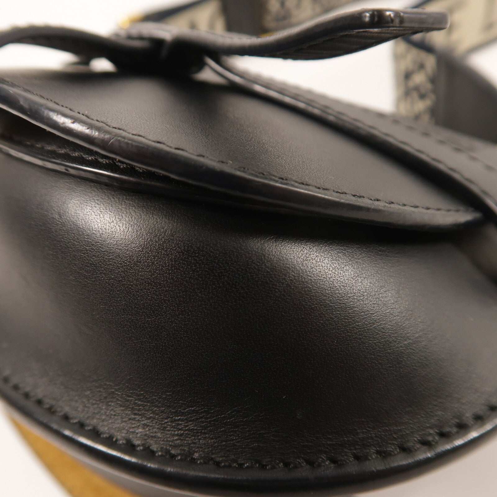 LOEWE 牛皮皮革Mini Gate金扣肩背袋