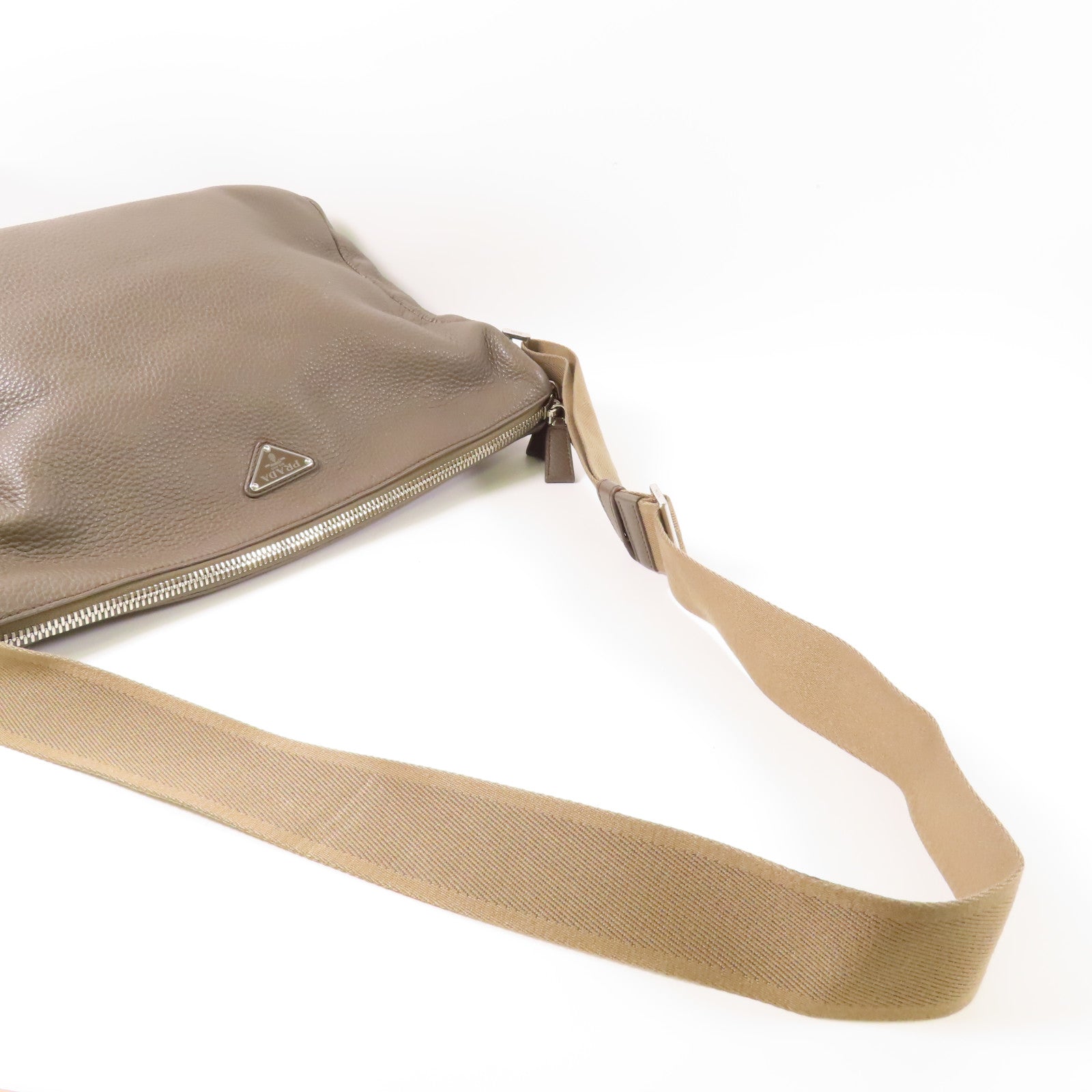 PRADA 牛皮皮革Shoulder Bag銀扣肩背袋