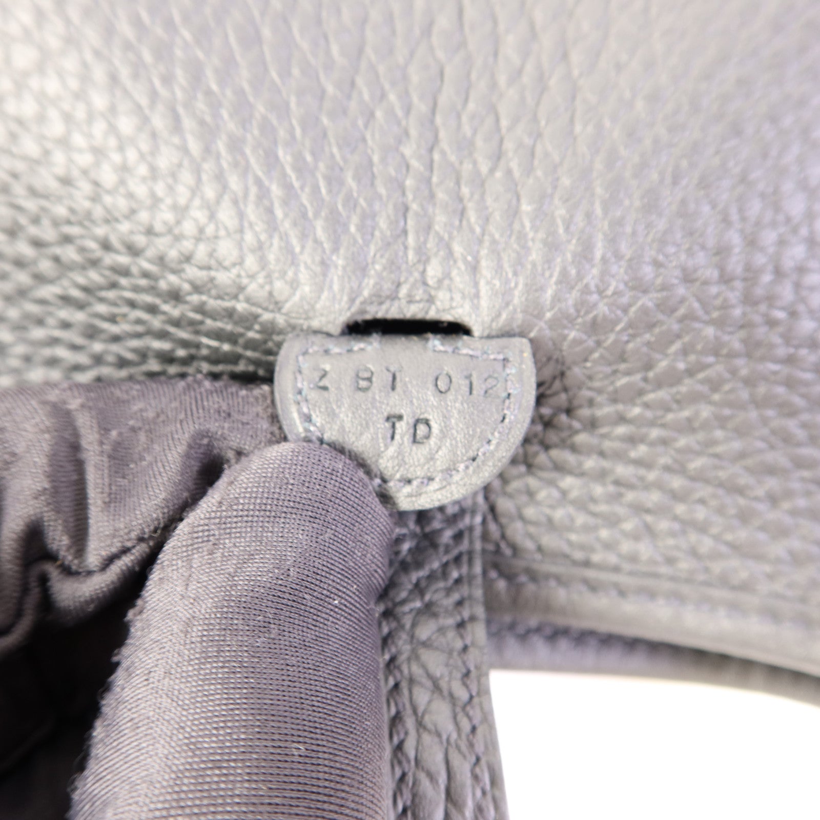 HERMES Clemence皮革Evelyne TPM銀扣肩背袋Noir