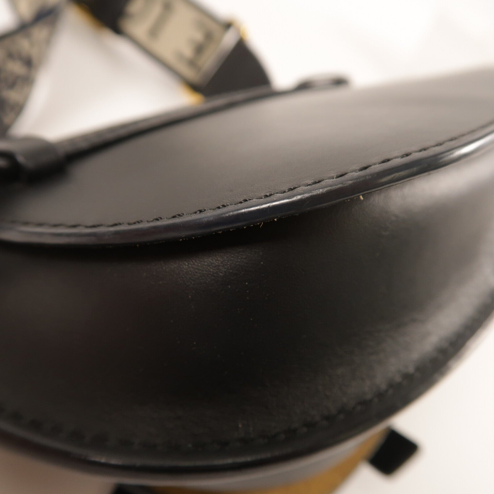 LOEWE 牛皮皮革Mini Gate金扣肩背袋