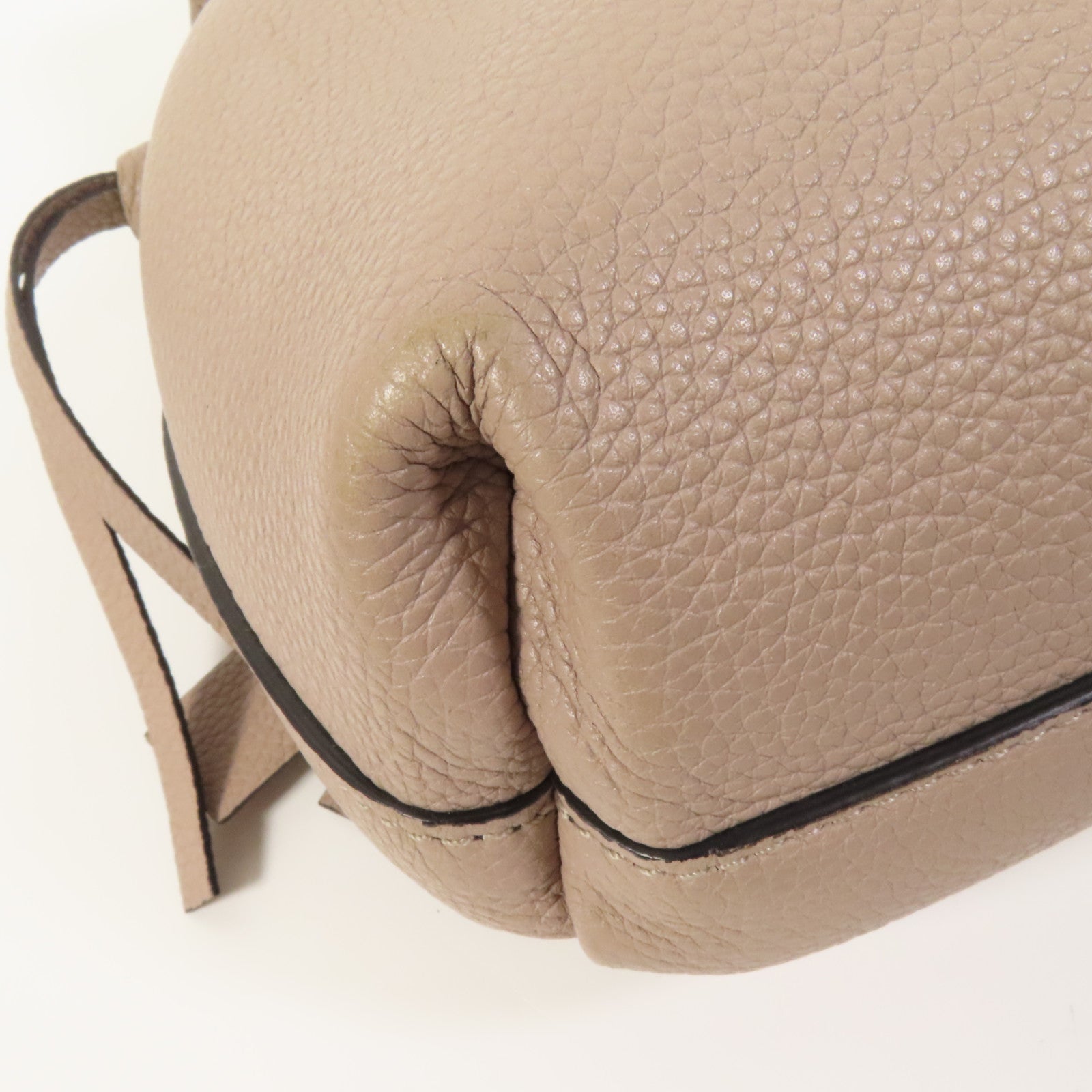 Valentino 牛皮皮革Vring金扣肩背袋