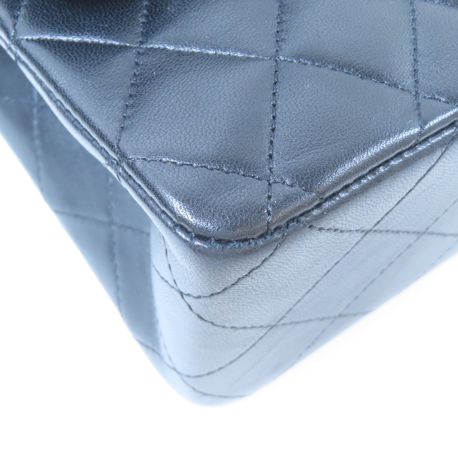 CHANEL 菱格羊皮皮革Classic Flap 25銀扣鏈帶肩背袋黑色