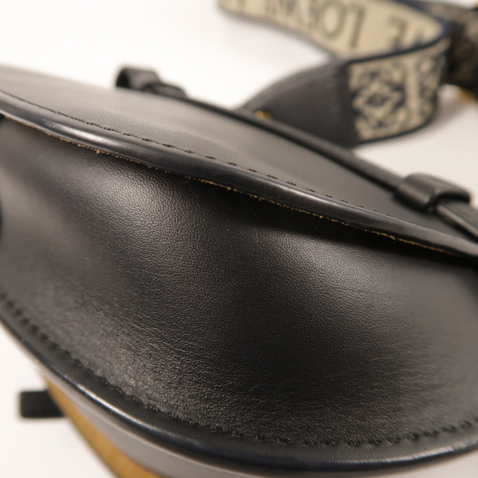 LOEWE 牛皮皮革Mini Gate金扣肩背袋