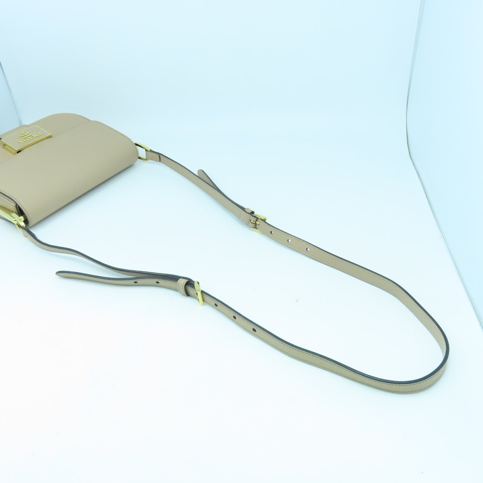 PRADA 【激減優惠】Saffiano皮革Shoulder Bag金扣肩背袋裸色