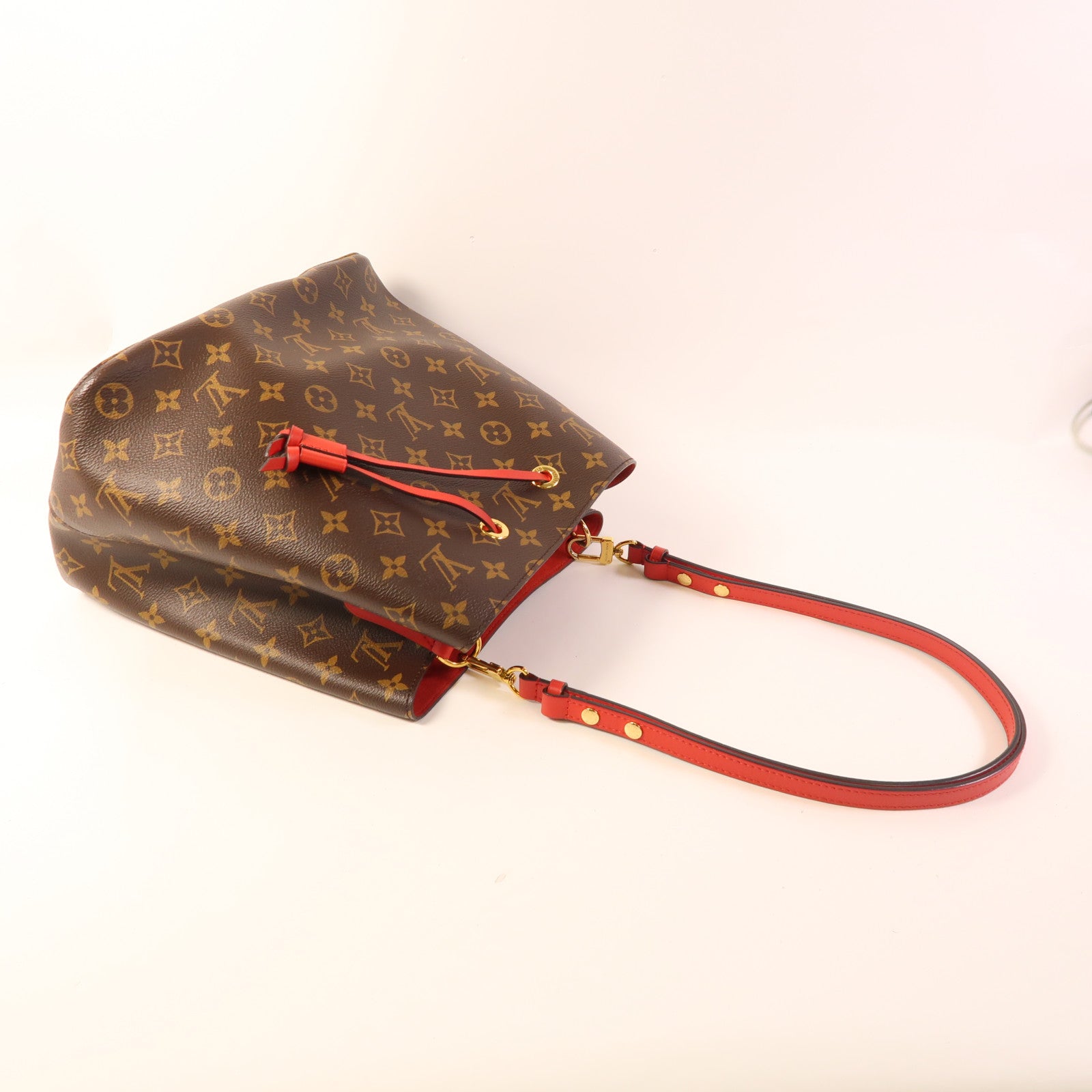 LOUIS VUITTON Monogram Neo Noe Bucket Bag金扣肩背袋Coquelicot