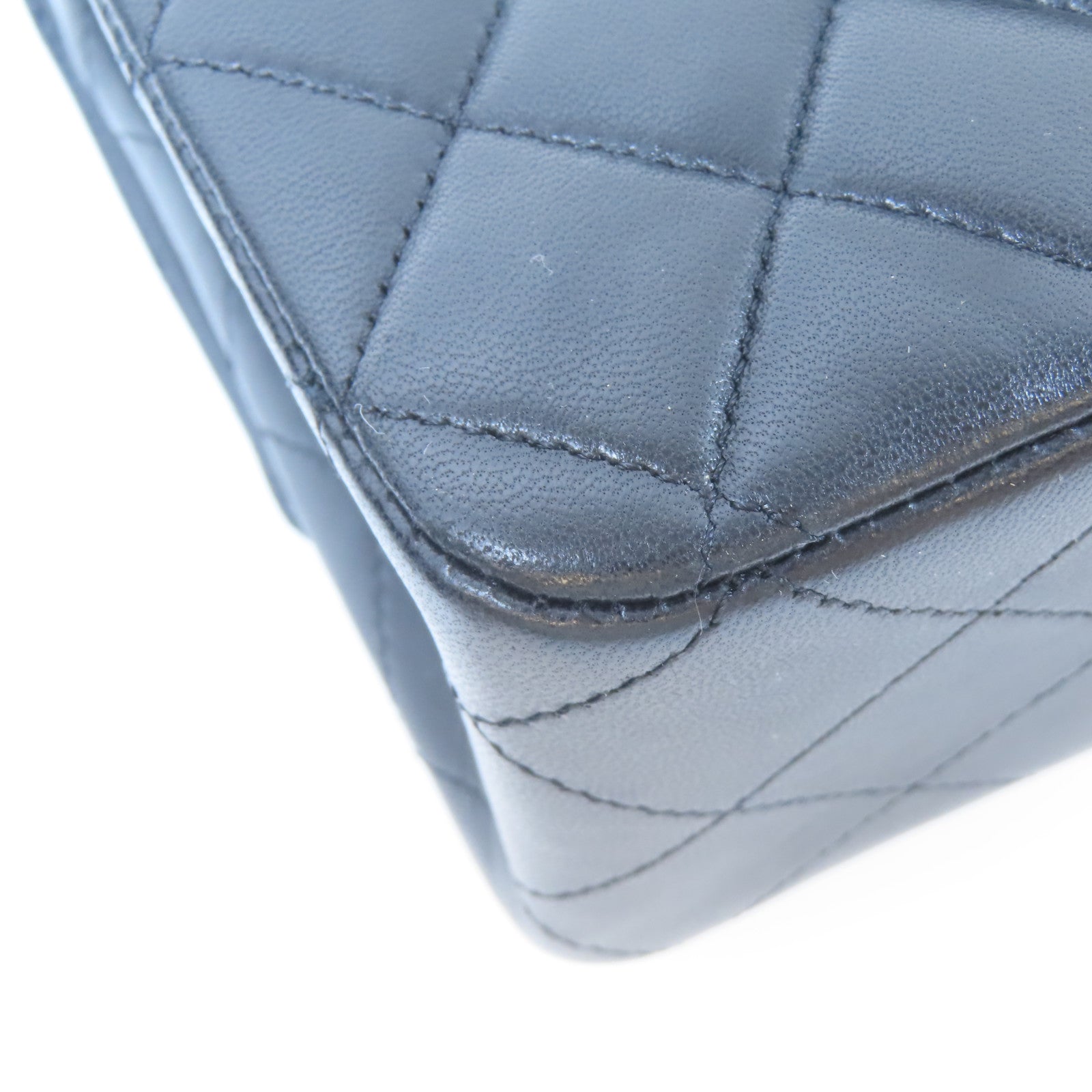 CHANEL 菱格羊皮皮革Classic Flap 25銀扣鏈帶肩背袋黑色