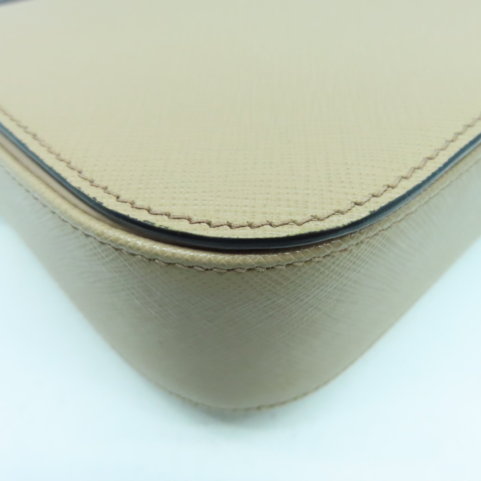 PRADA 【激減優惠】Saffiano皮革Shoulder Bag金扣肩背袋裸色