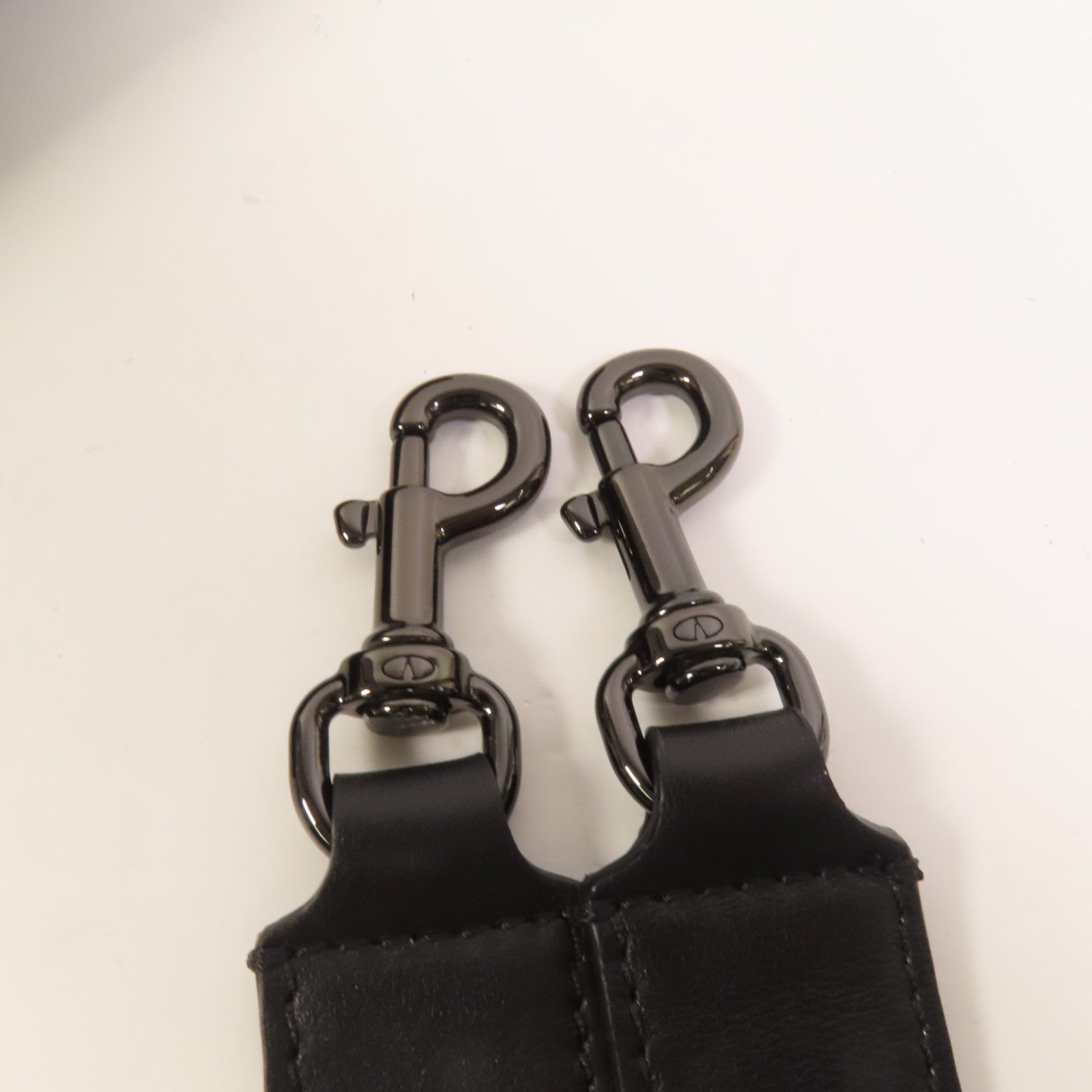Valentino 牛皮皮革VLogo Shoulder Bag肩背袋