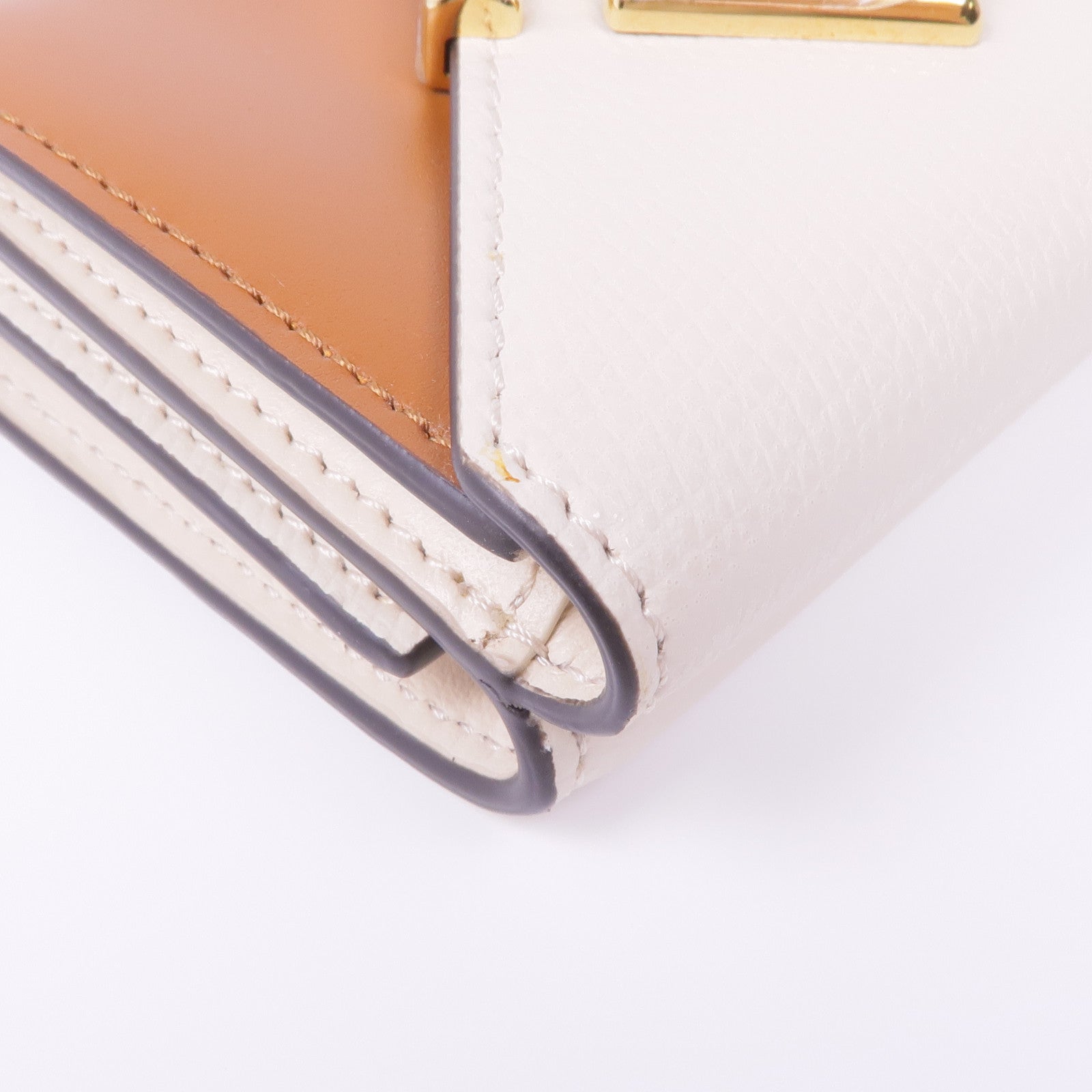 FENDI 牛皮皮革Tri-Fold Wallet金扣錢包