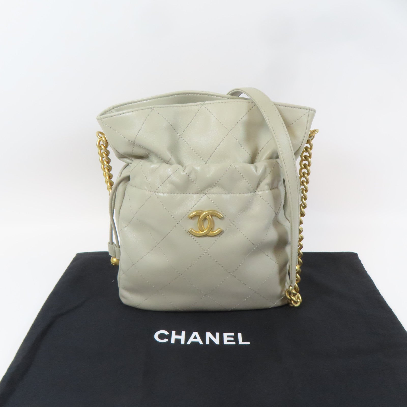 CHANEL 【激減優惠】菱格皮革Bucket Chain Shoulder金扣鏈帶肩背袋灰色