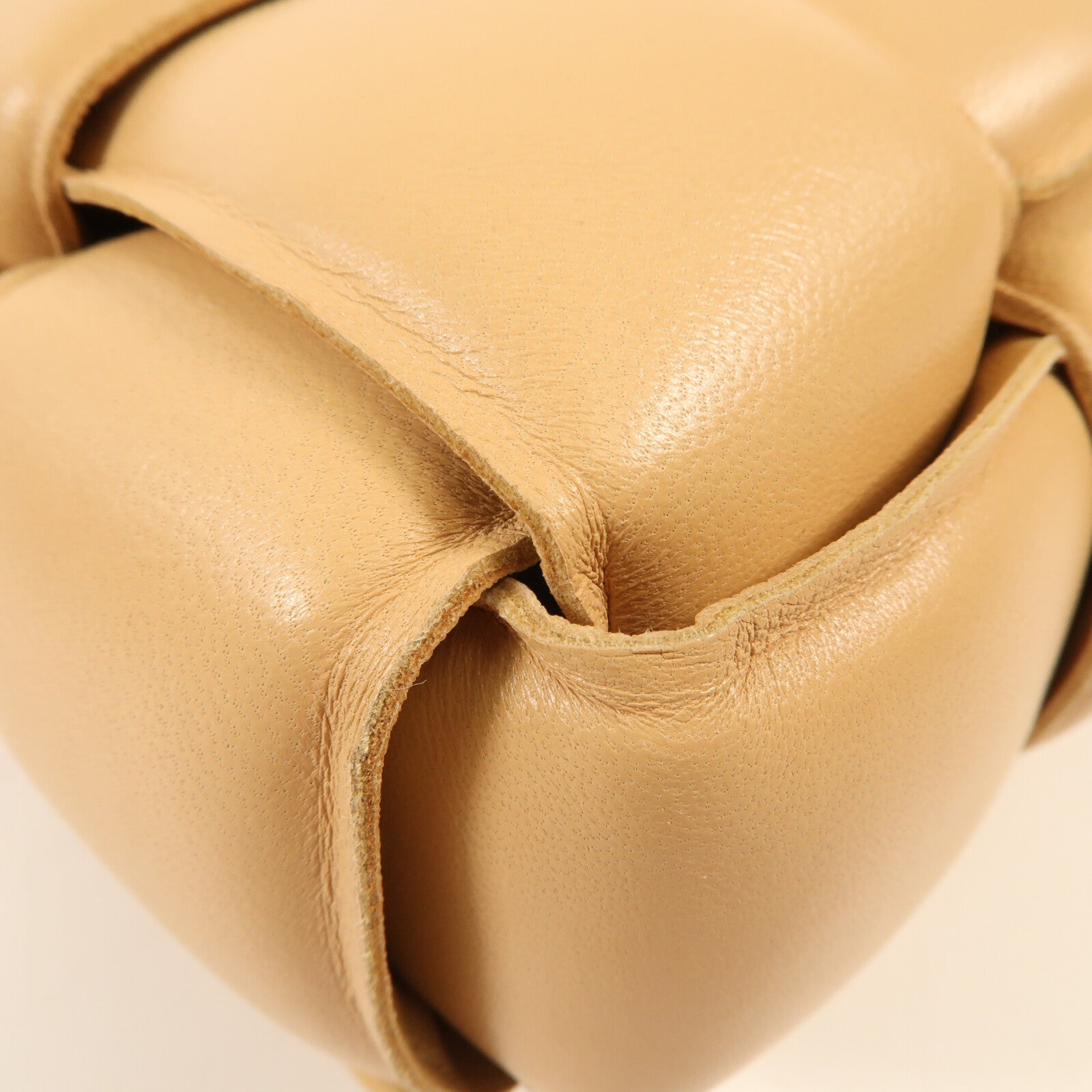 BOTTEGA VENETA 羊皮皮革Padded Cassette金扣肩背袋