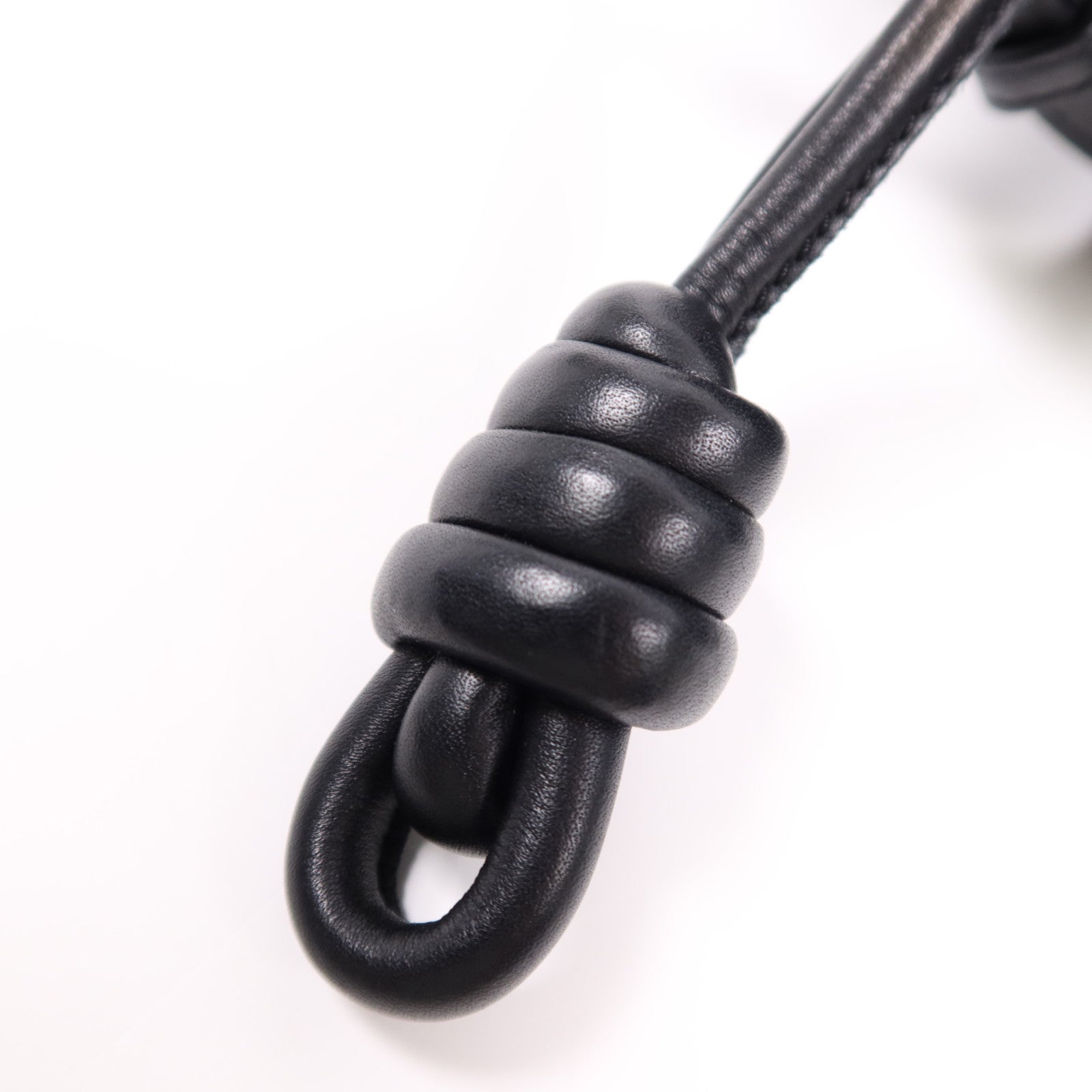 LOEWE 牛皮皮革Flamenco Medium金扣肩背袋