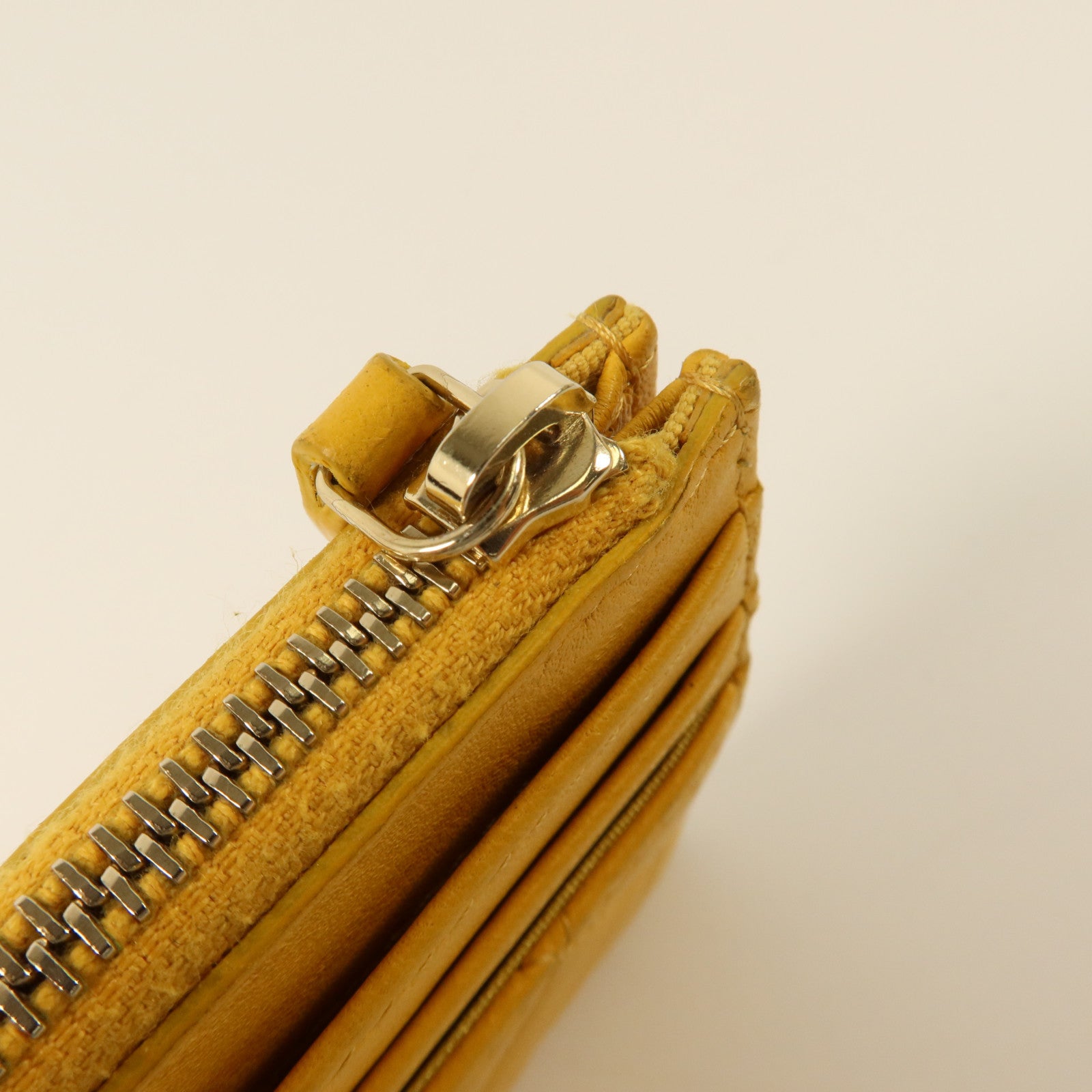 CHANEL 羊皮皮革Zip Card Case金扣卡片套