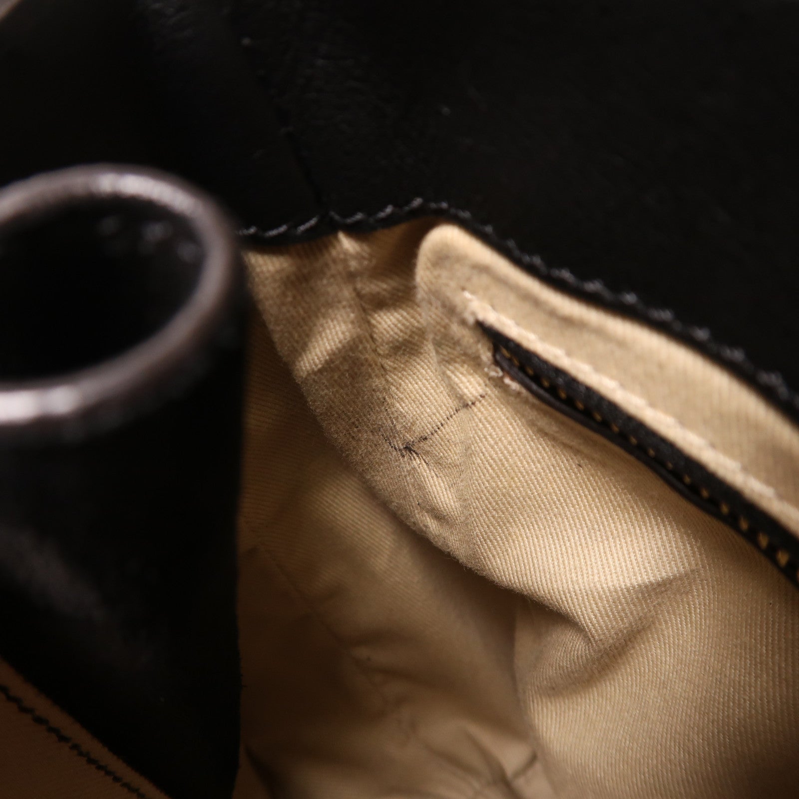 Chloe 牛皮皮革Backpack金扣背包