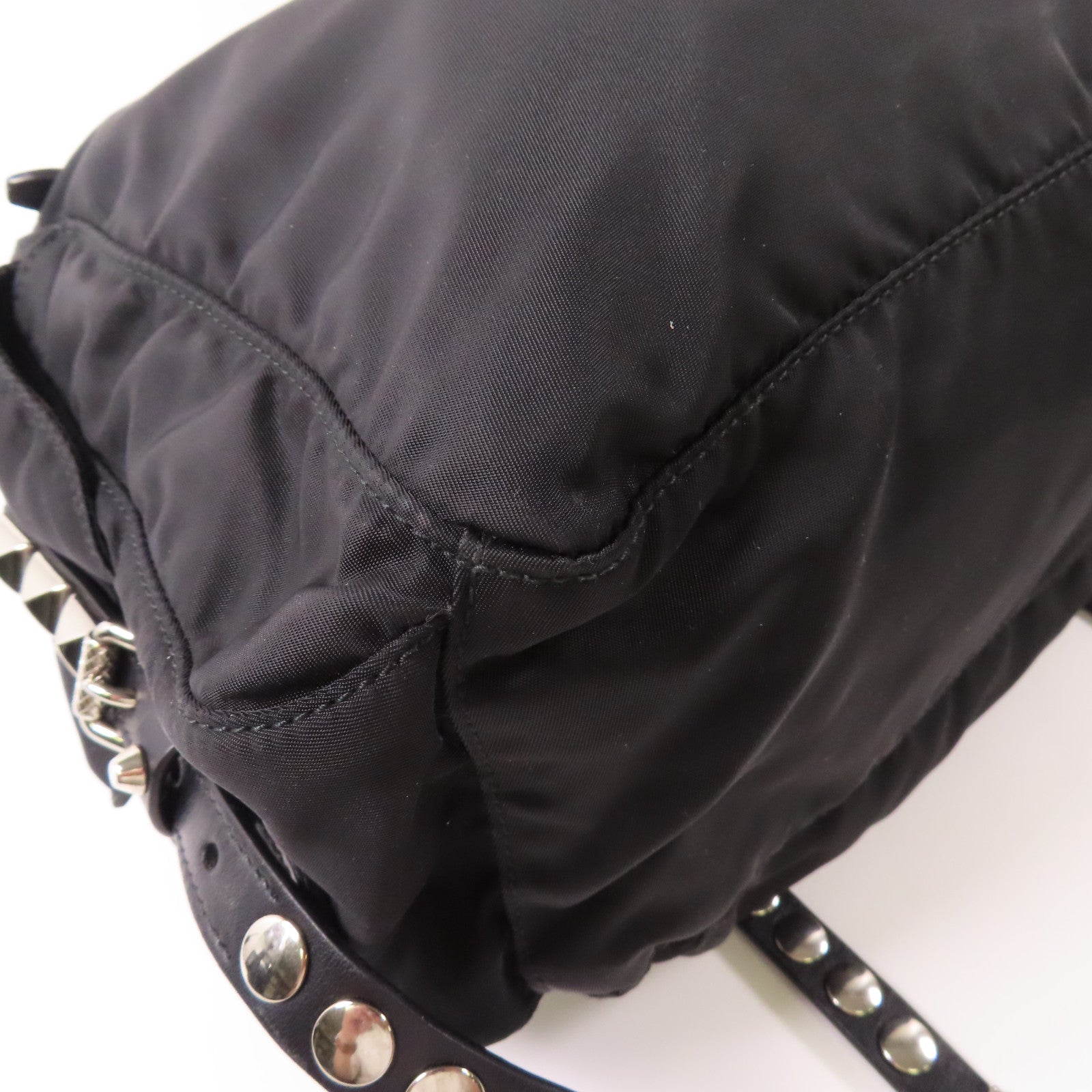 PRADA 尼龍Shoulder Bag銀扣肩背袋