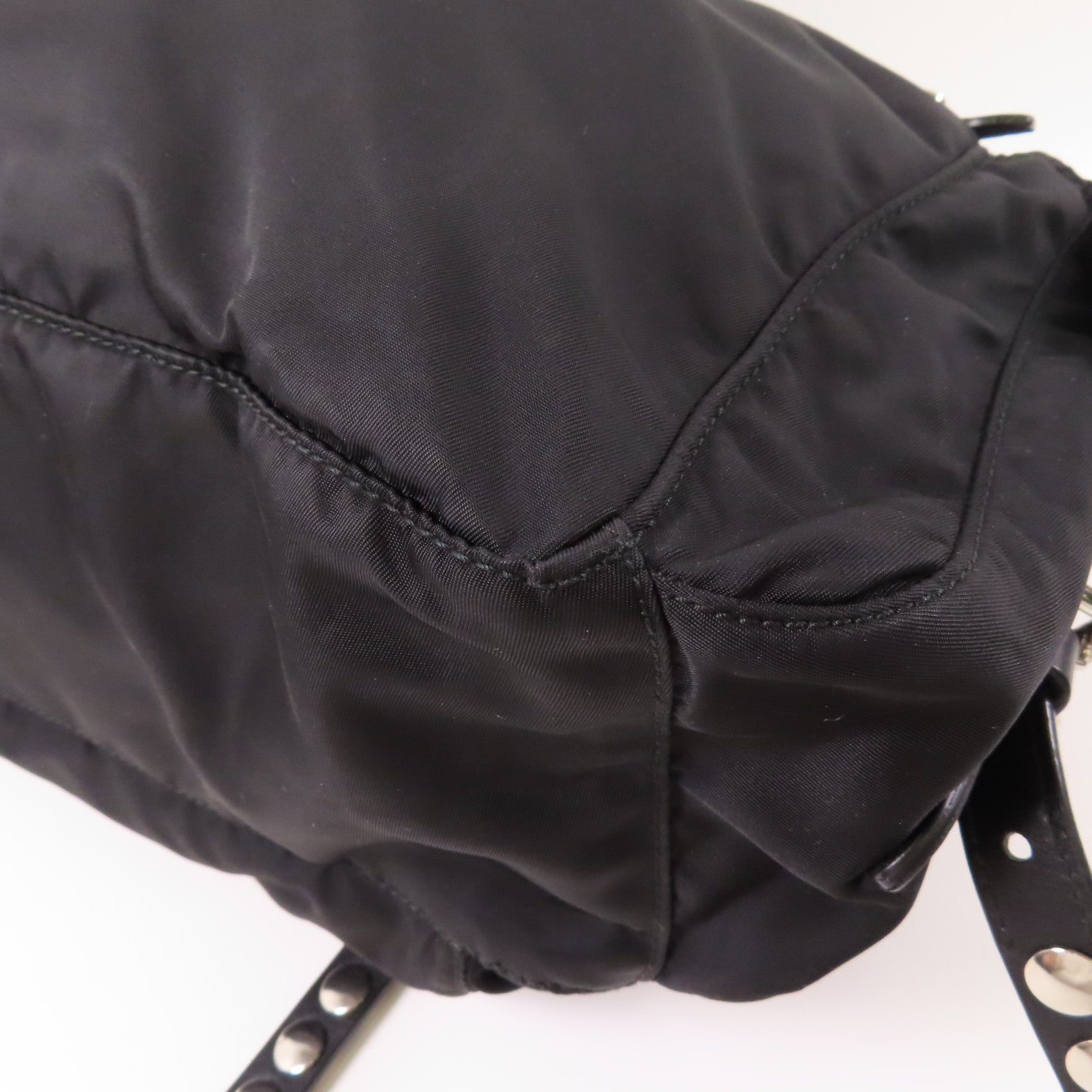 PRADA 尼龍Shoulder Bag銀扣肩背袋