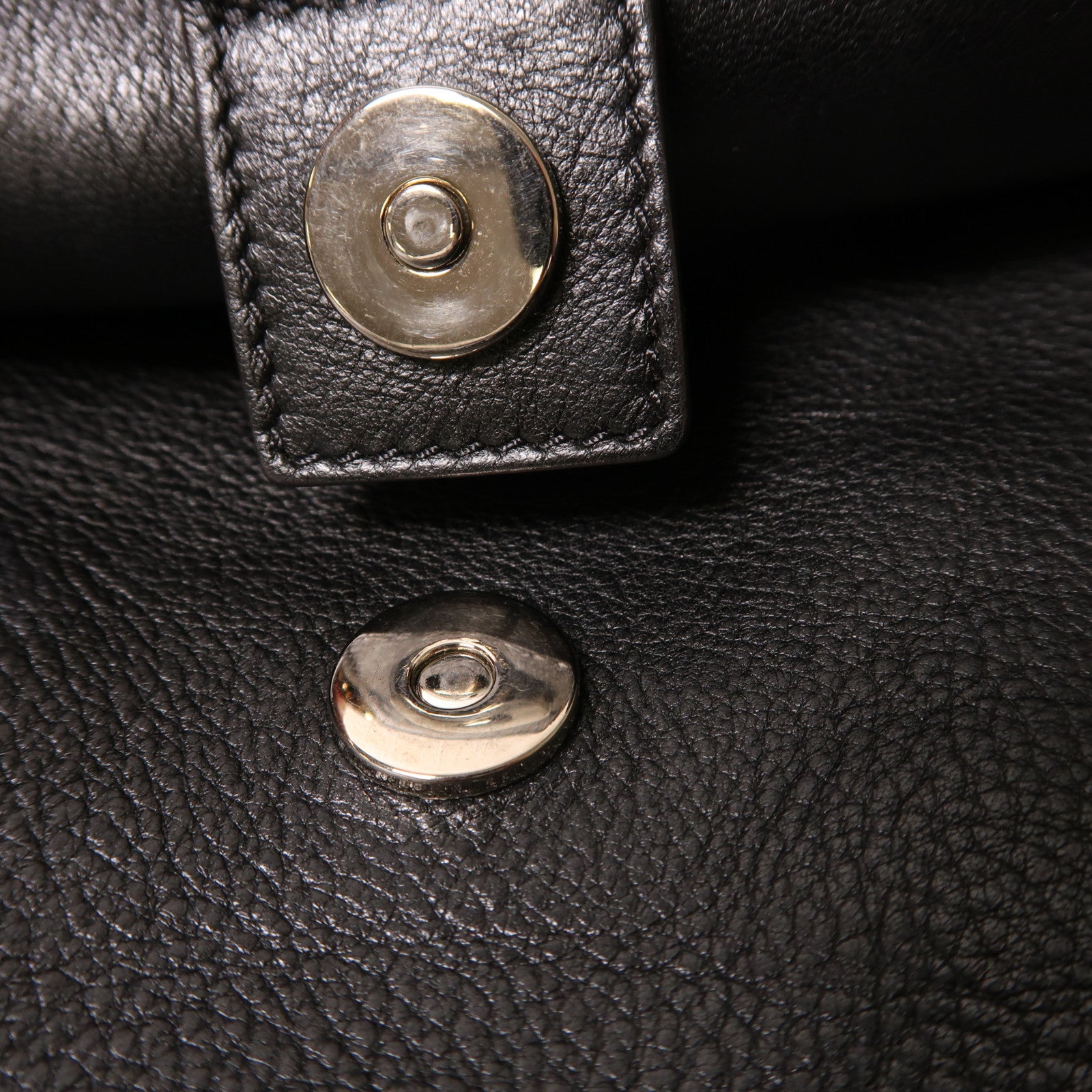 Chloe 牛皮皮革Backpack金扣背包