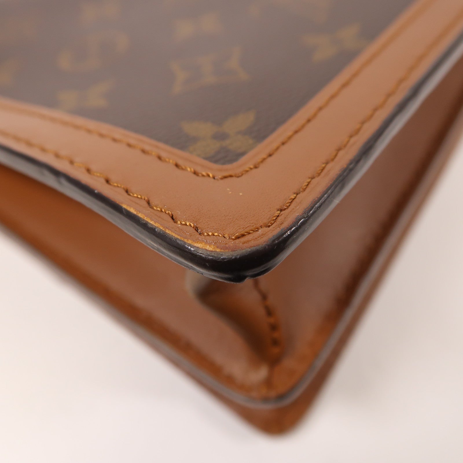 LOUIS VUITTON Monogram Reverse Dauphine MM金扣肩背袋