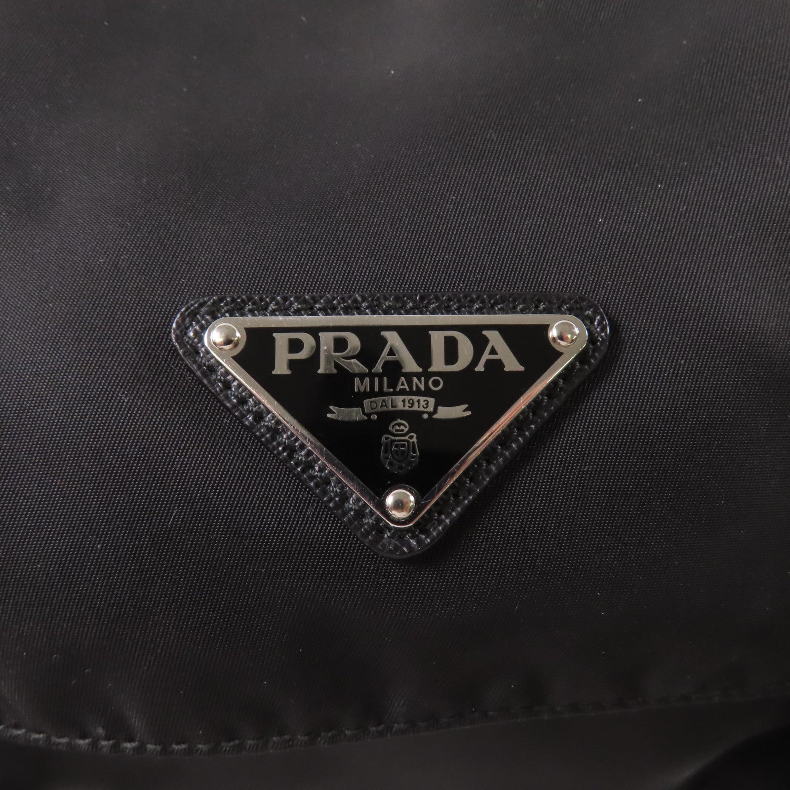 PRADA 尼龍Shoulder Bag銀扣肩背袋