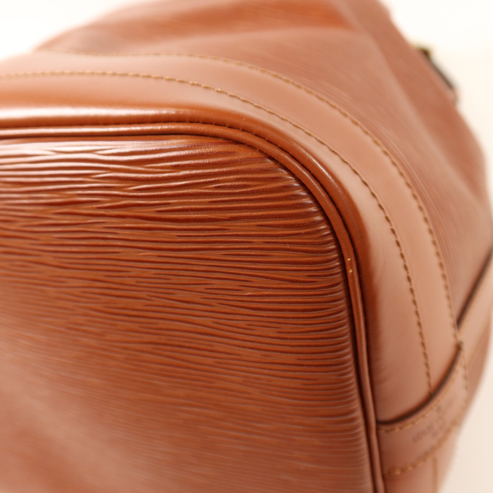 LOUIS VUITTON Epi Noe金扣肩背袋