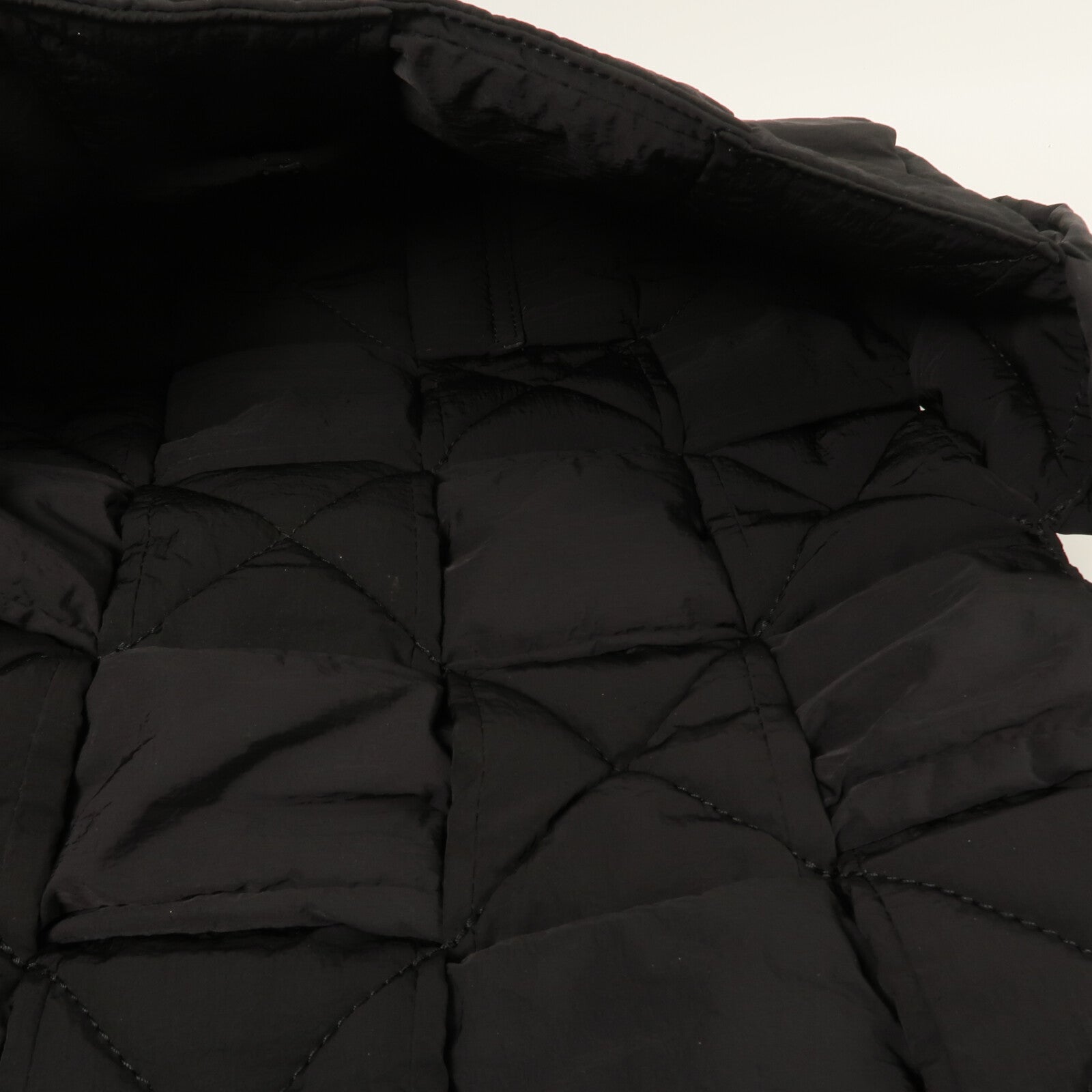 BOTTEGA VENETA 尼龍Cassette Messenger肩背袋