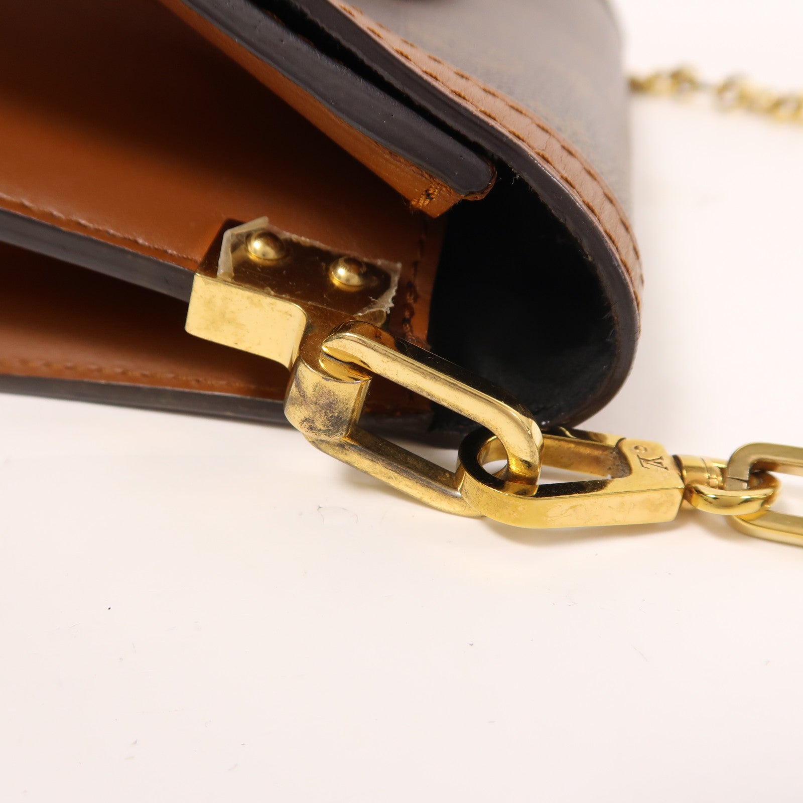 LOUIS VUITTON Monogram Reverse Dauphine MM金扣肩背袋