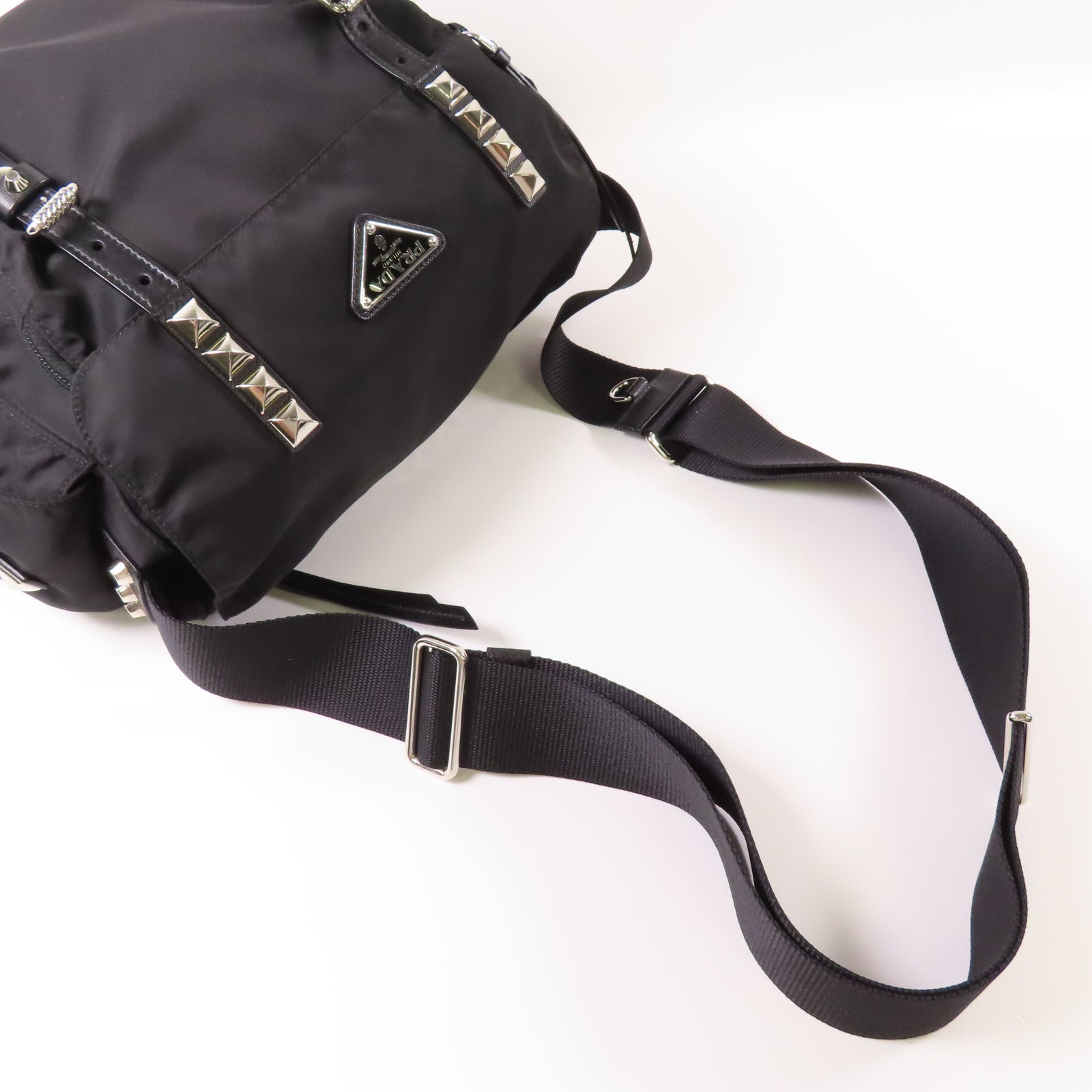 PRADA 尼龍Shoulder Bag銀扣肩背袋