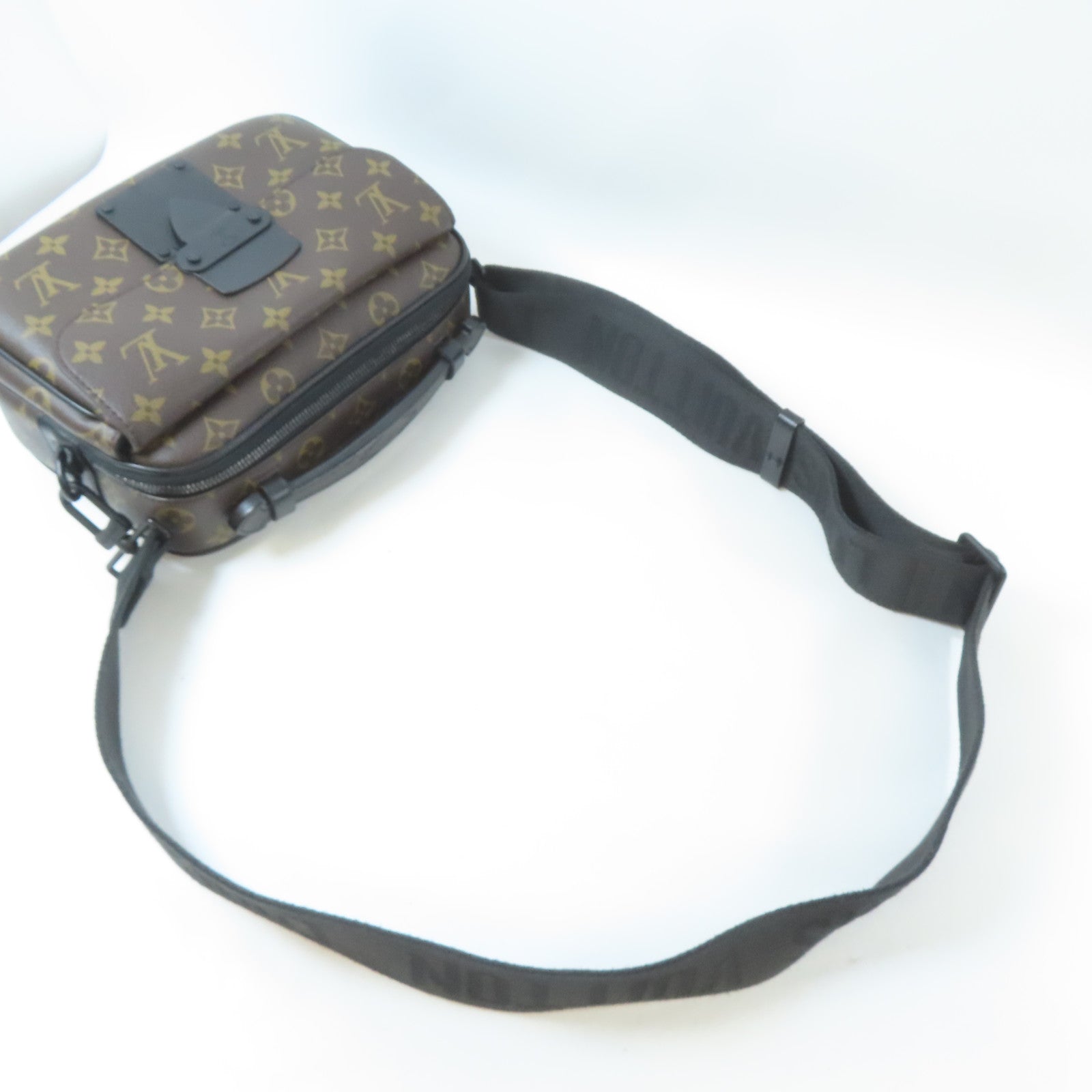LOUIS VUITTON Monogram Slock Messenger黑扣手挽肩背兩用袋啡色