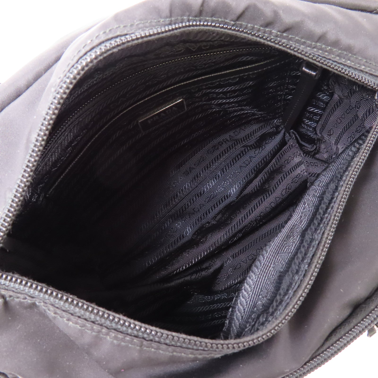 PRADA 尼龍Shoulder Bag銀扣肩背袋