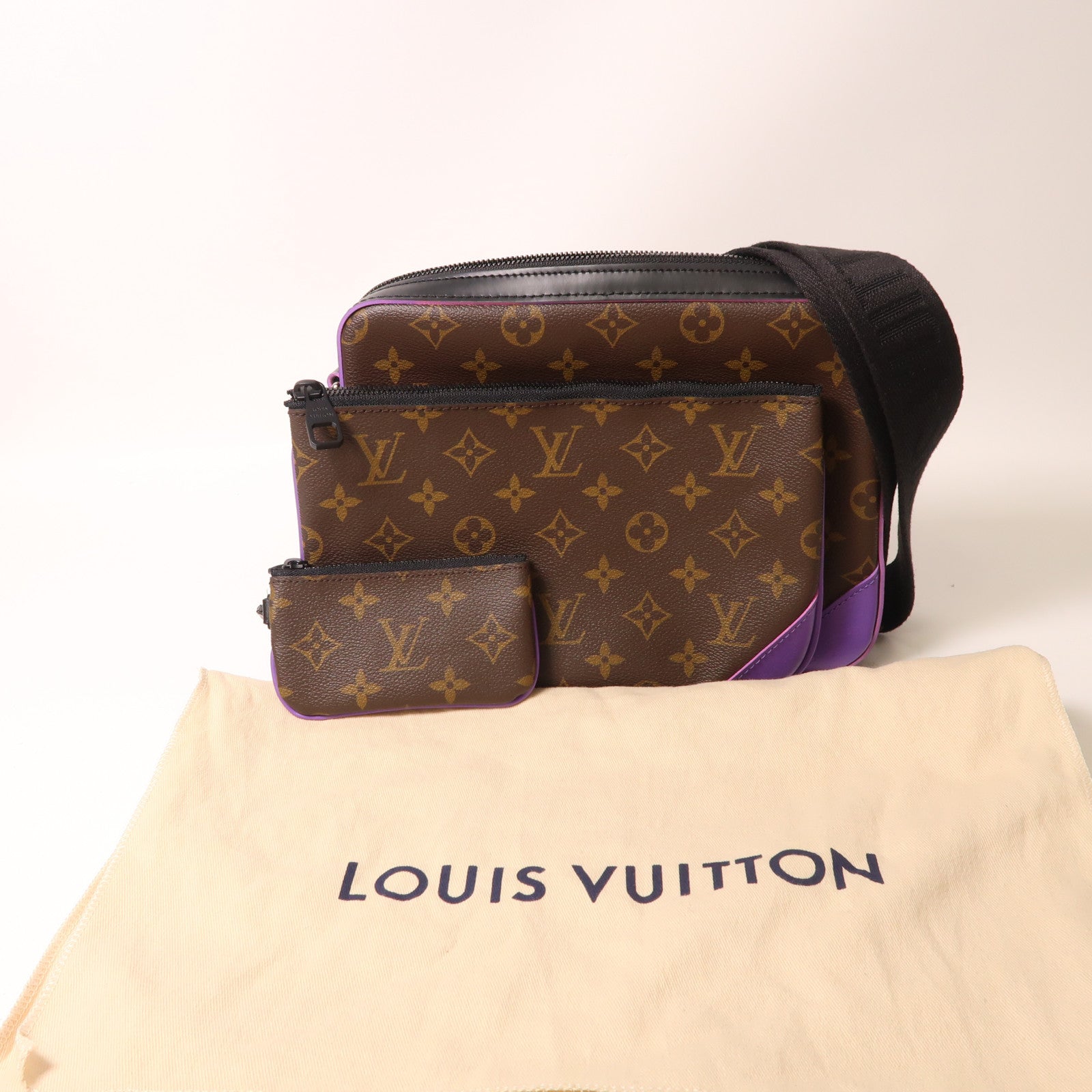 LOUIS VUITTON Monogram Trio銀扣肩背袋