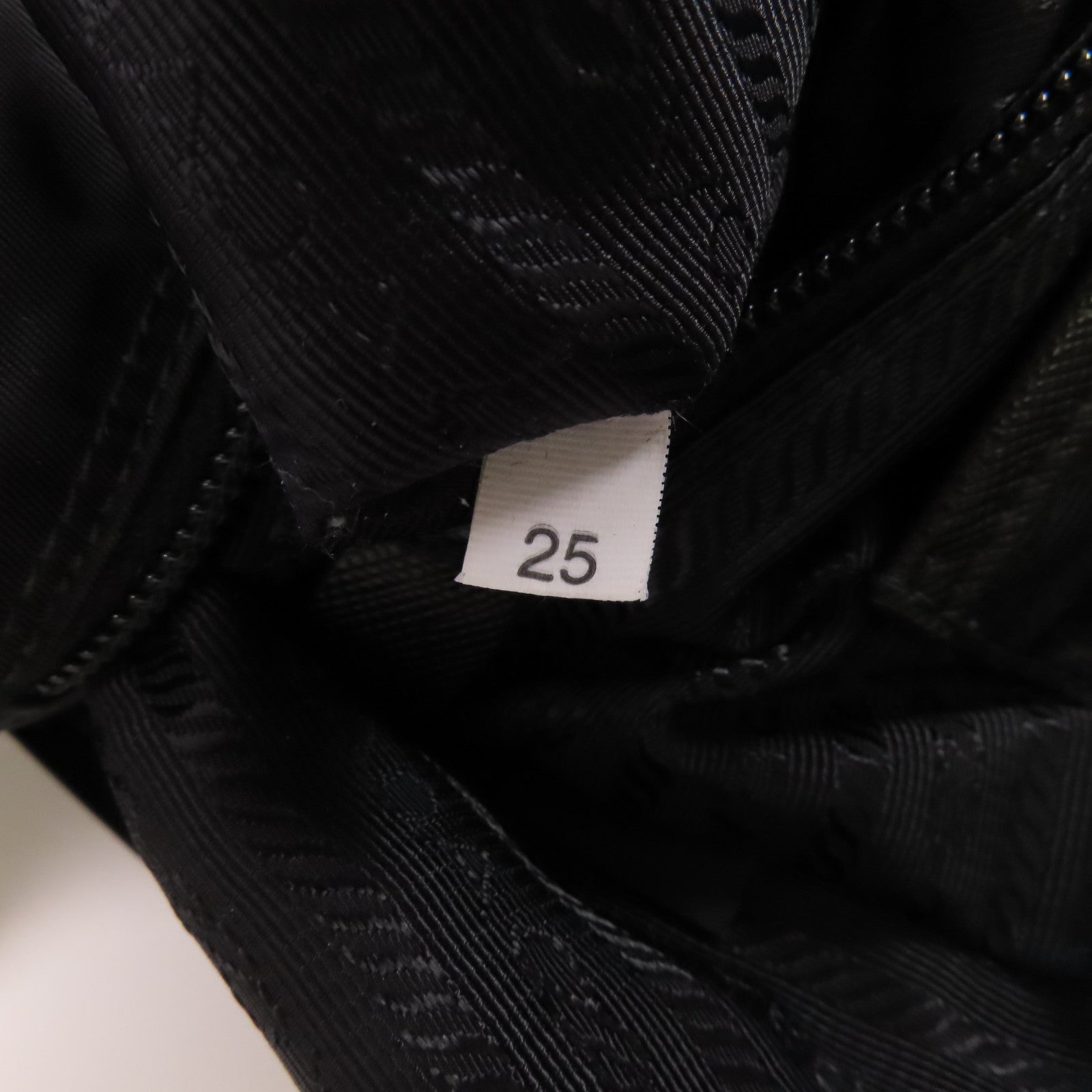 PRADA 尼龍Shoulder Bag銀扣肩背袋