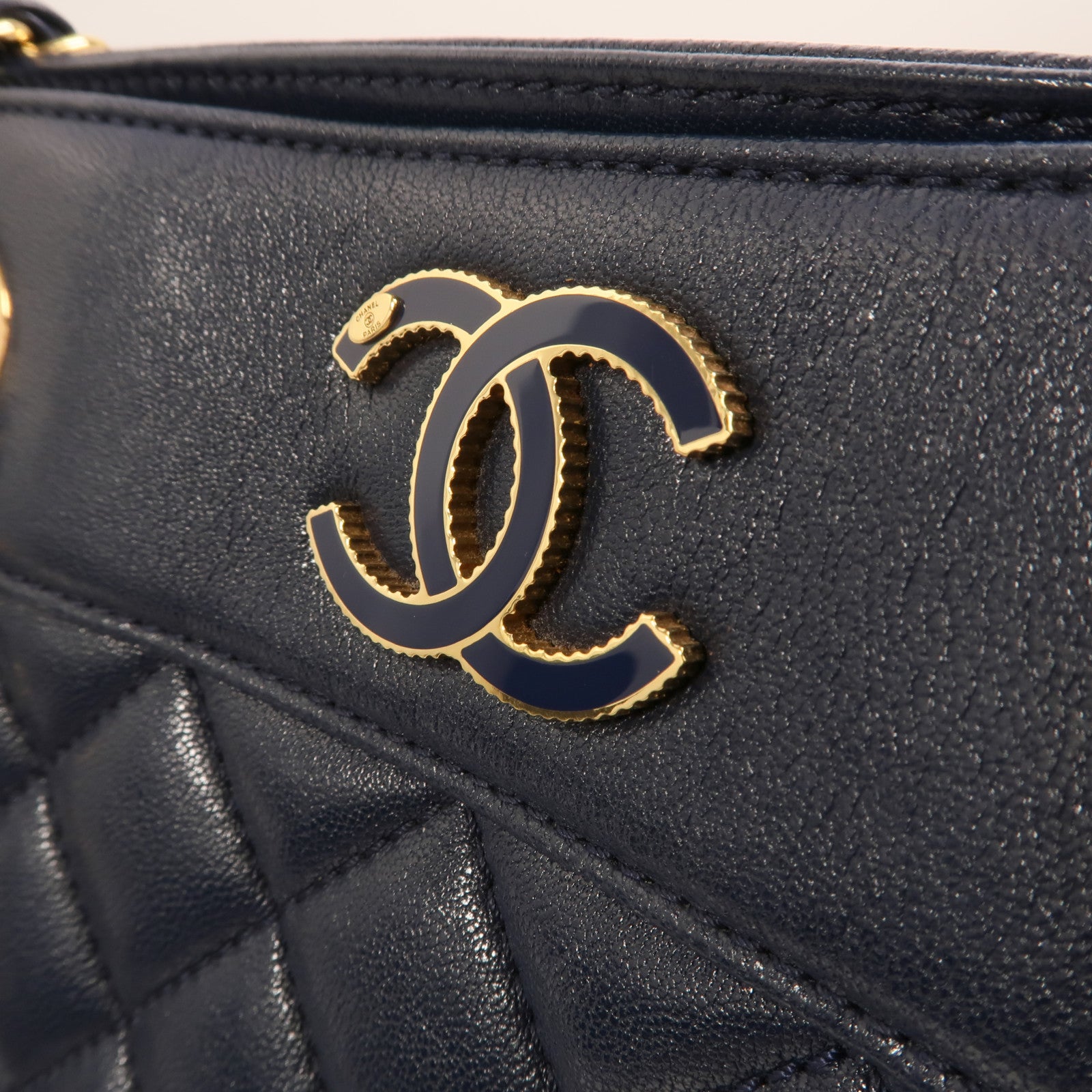 CHANEL 牛皮皮革Mademoiselle Vintage Tote金扣鏈帶肩背袋