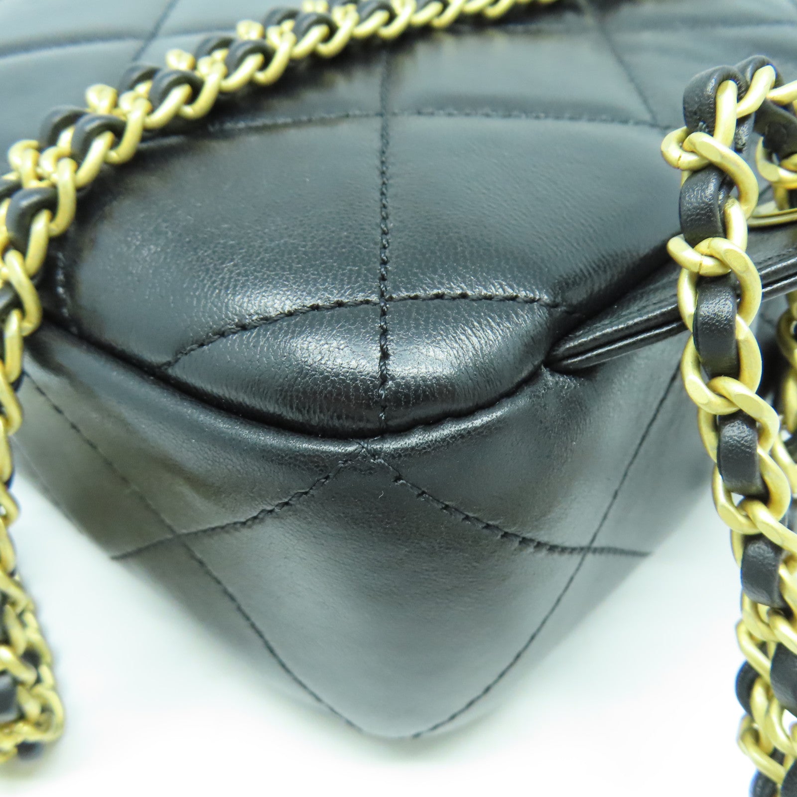 CHANEL 菱格羊皮皮革Backpack金扣背包黑色