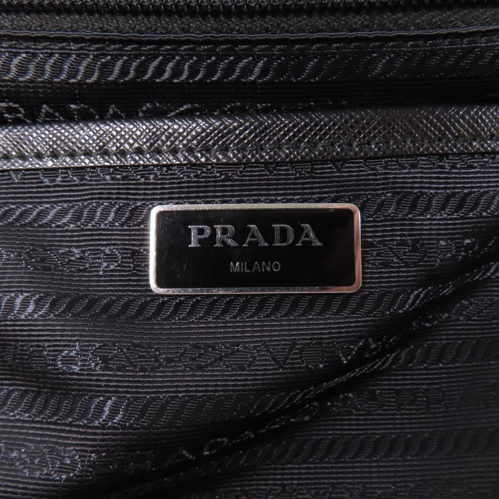 PRADA 尼龍Shoulder Bag銀扣肩背袋