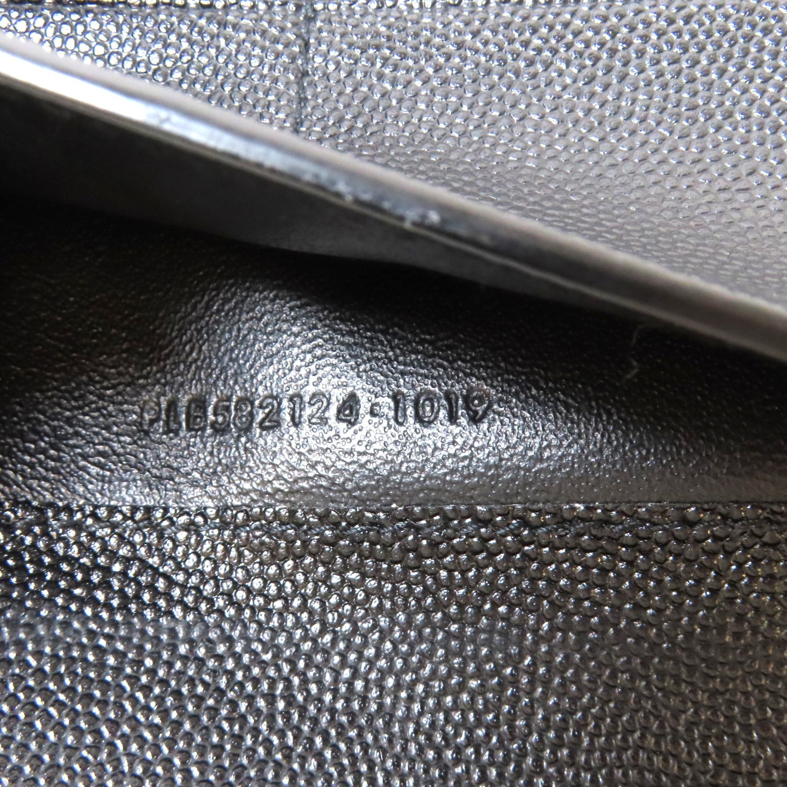 SAINT LAURENT 牛皮皮革Uptown Large Wallet金扣長錢包黑色