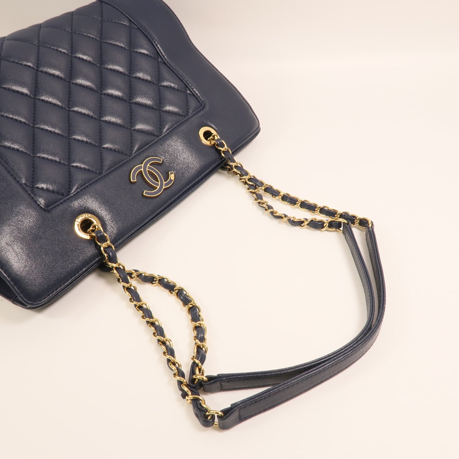 CHANEL 牛皮皮革Mademoiselle Vintage Tote金扣鏈帶肩背袋