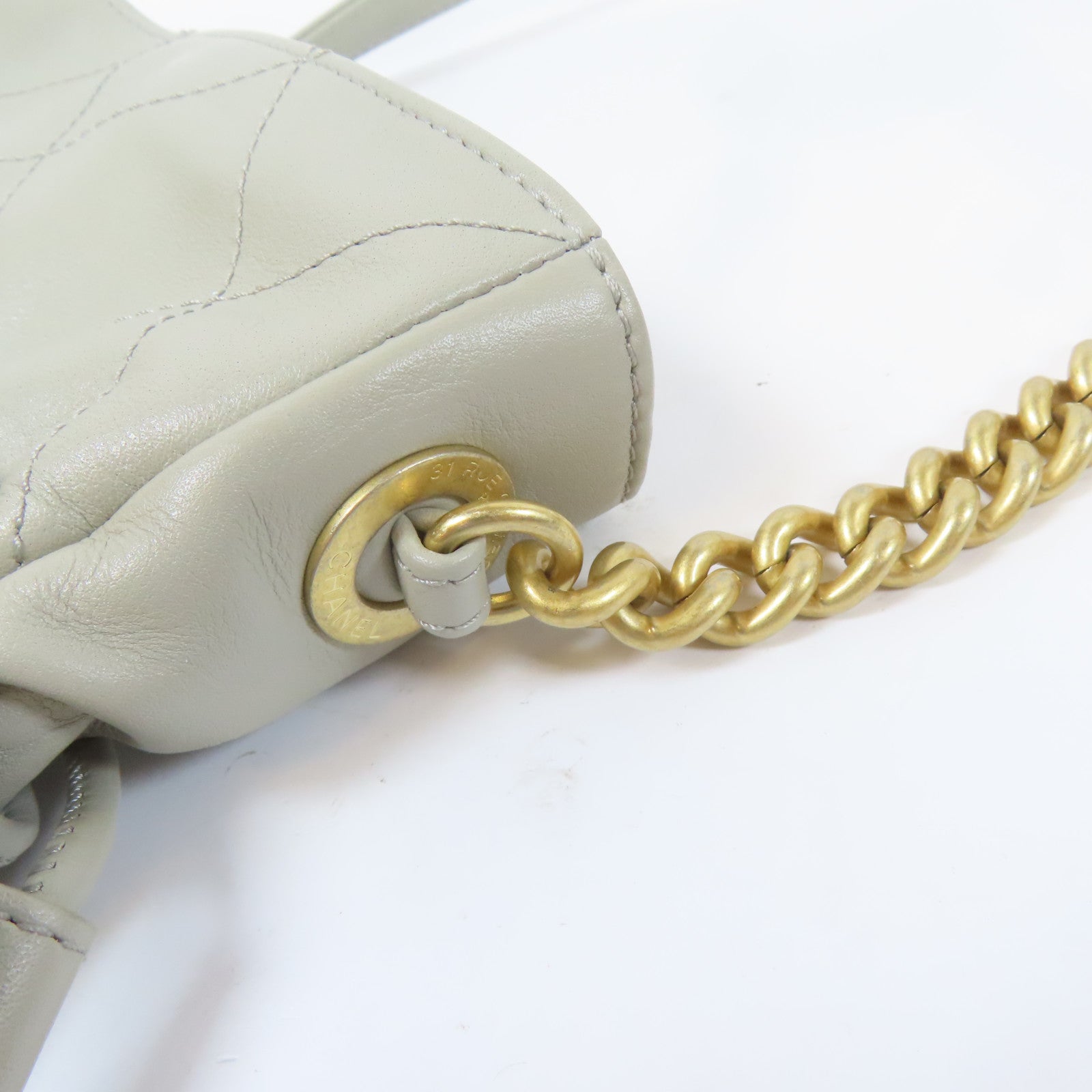CHANEL 【激減優惠】菱格皮革Bucket Chain Shoulder金扣鏈帶肩背袋灰色